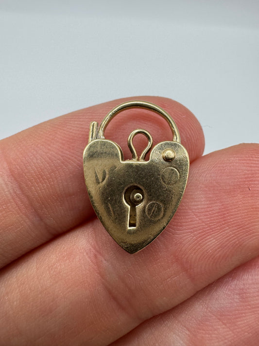 9ct gold padlock 4