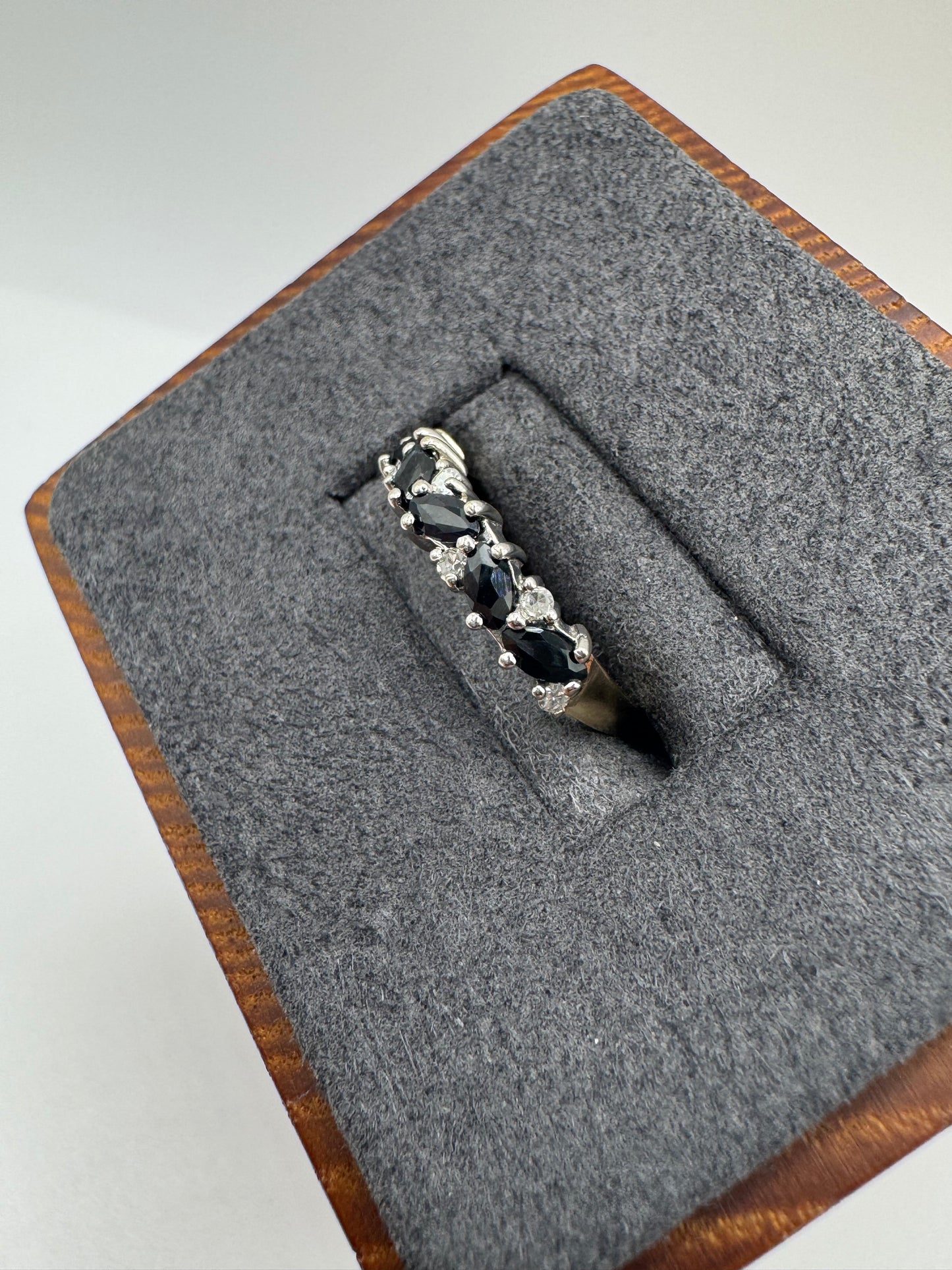 9ct gold sapphire and diamond ring