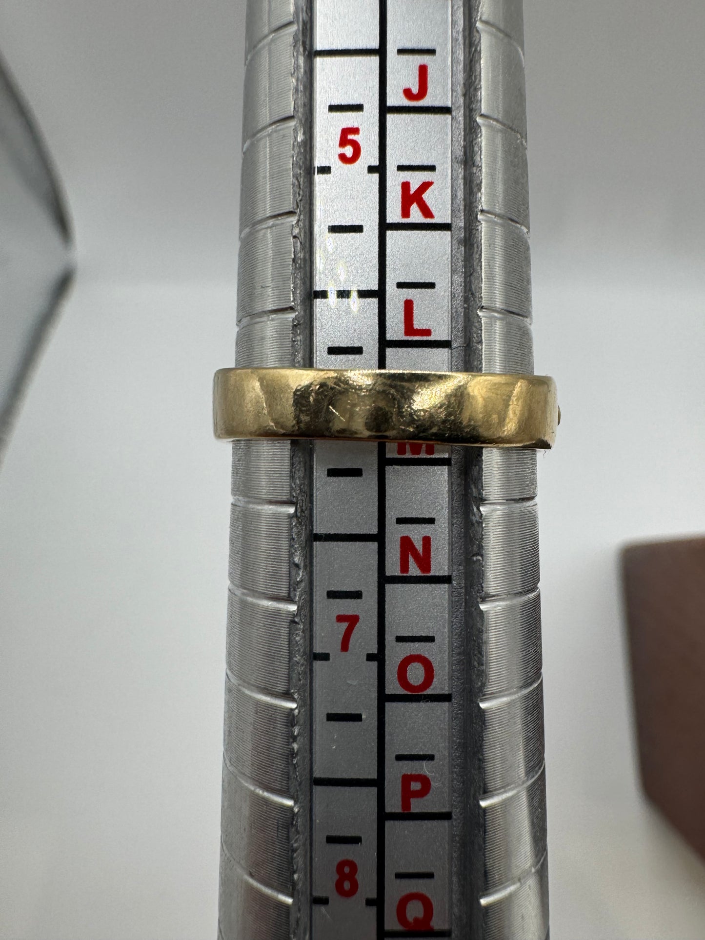 9ct gold emerald and diamond cluster ring