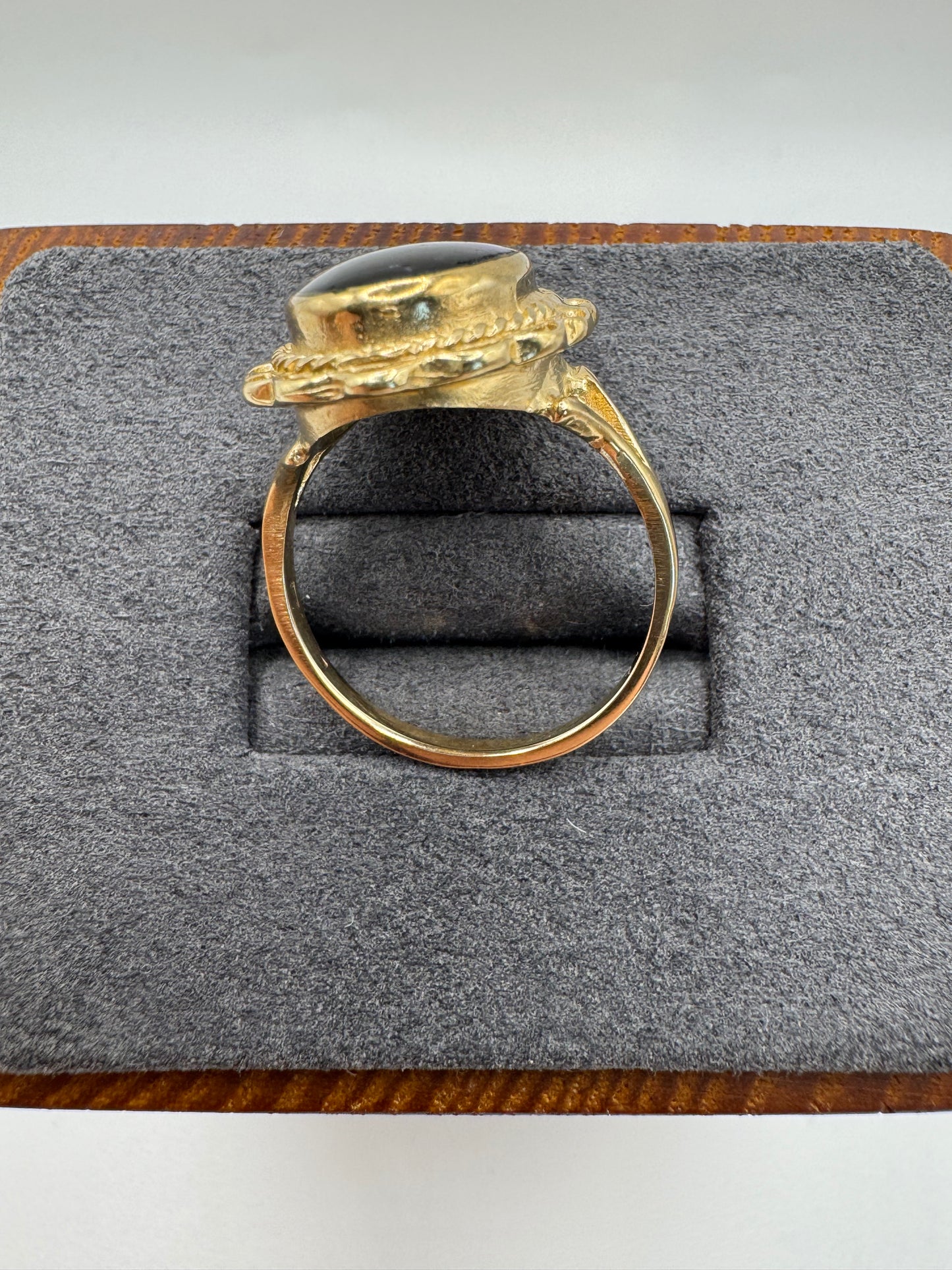 9ct gold blue John ring