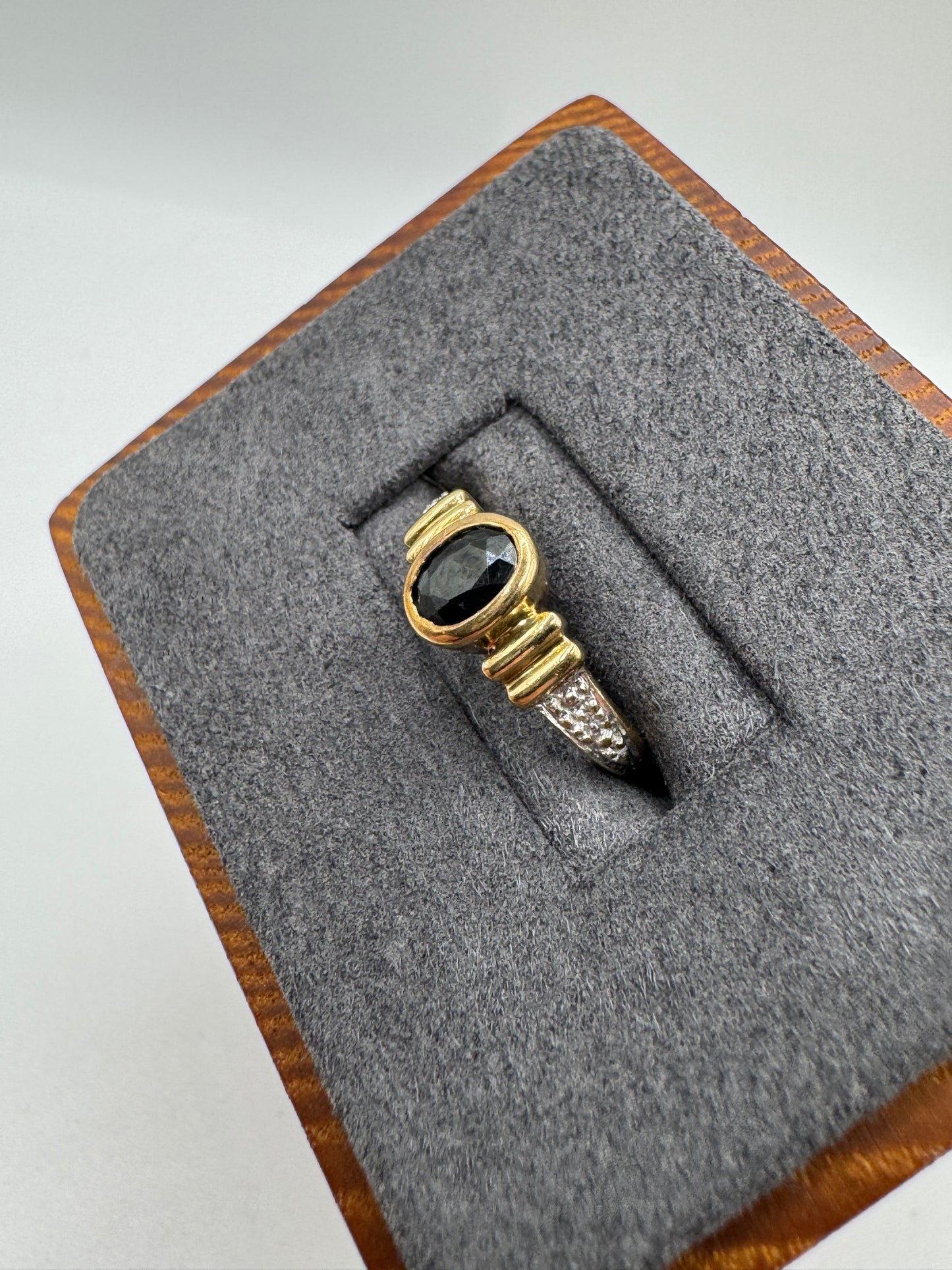 9ct gold sapphire and diamond ring