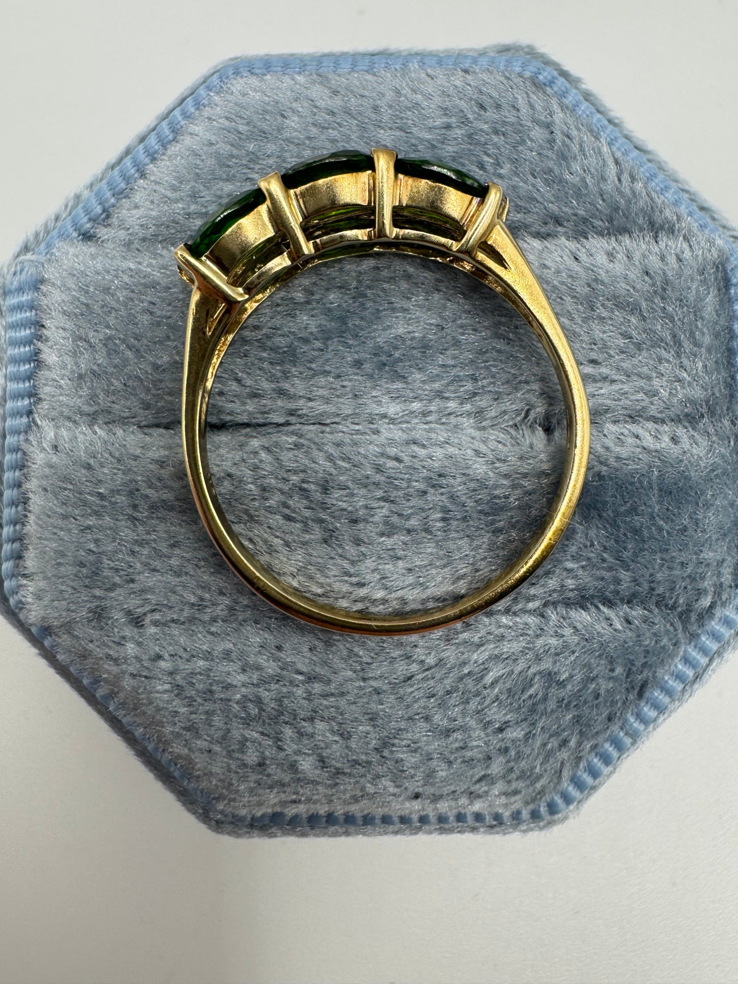 9ct gold diopside and diamond ring