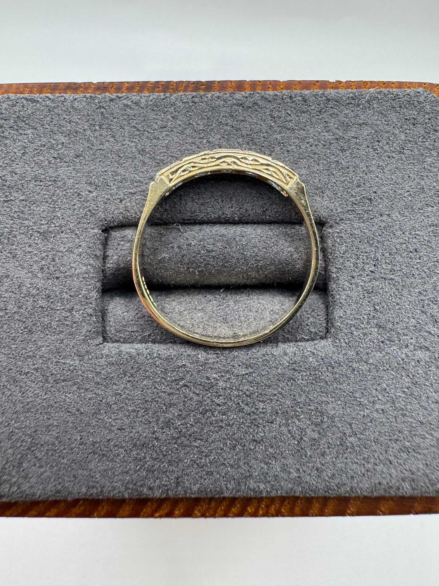 9ct gold sapphire ring