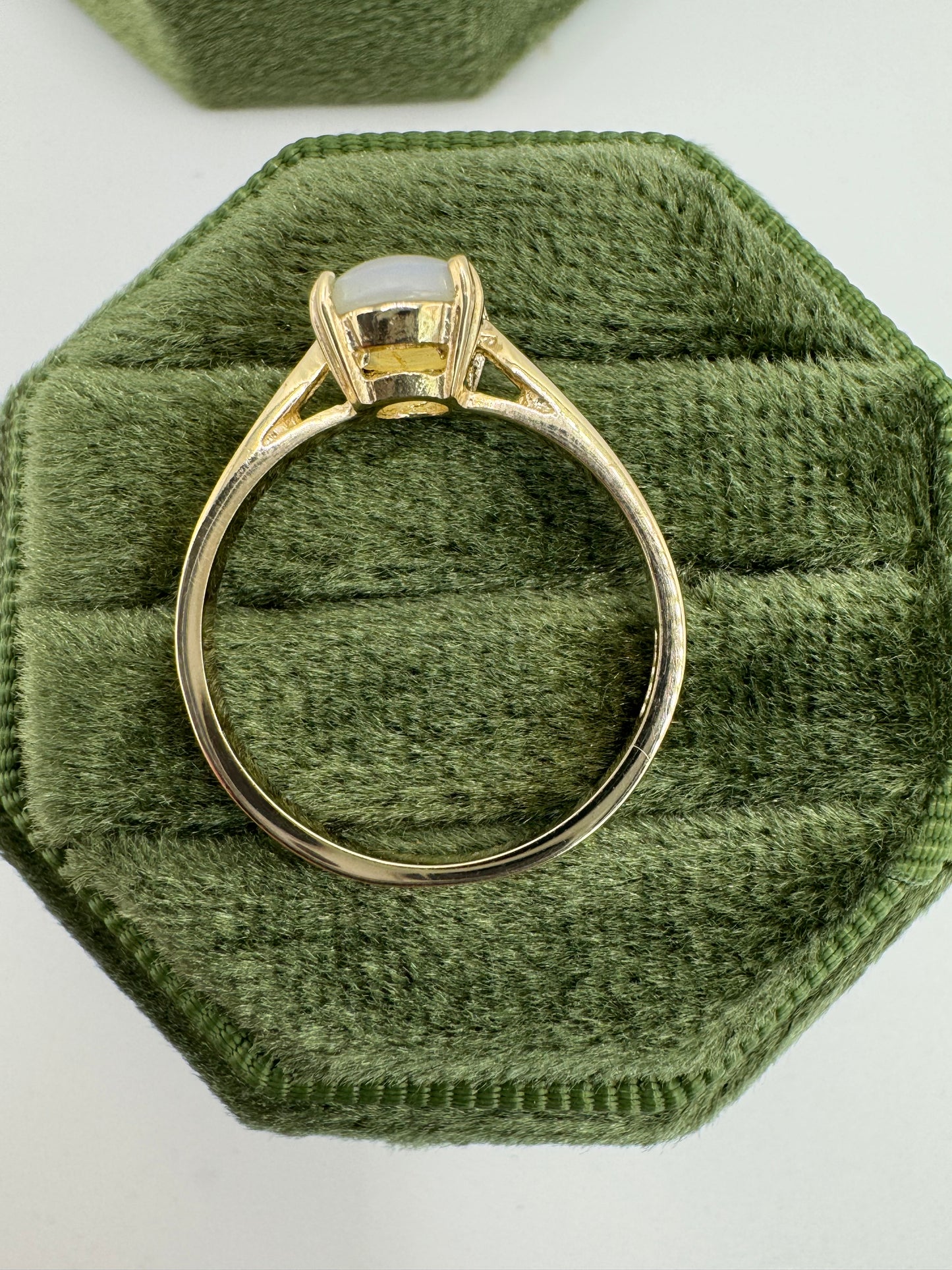 9ct gold opal ring