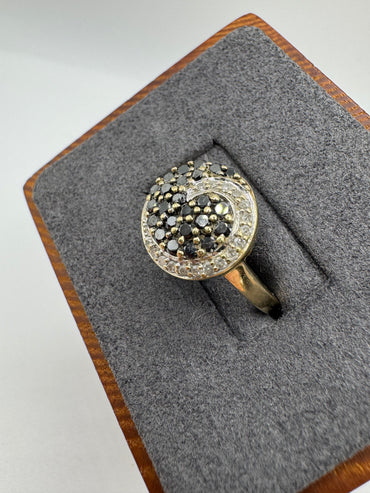9ct gold black and white diamond cluster ring