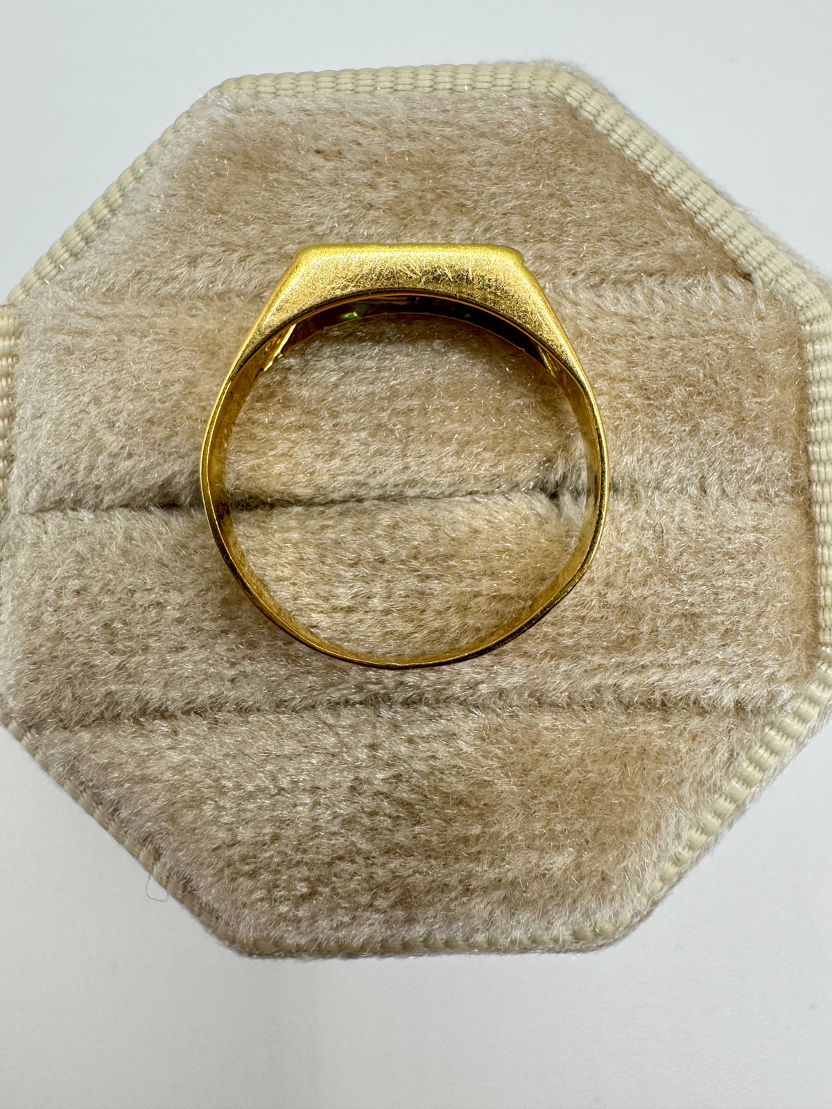 18ct gold emerald gypsy ring