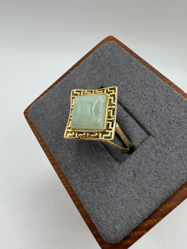 14ct gold jade ring