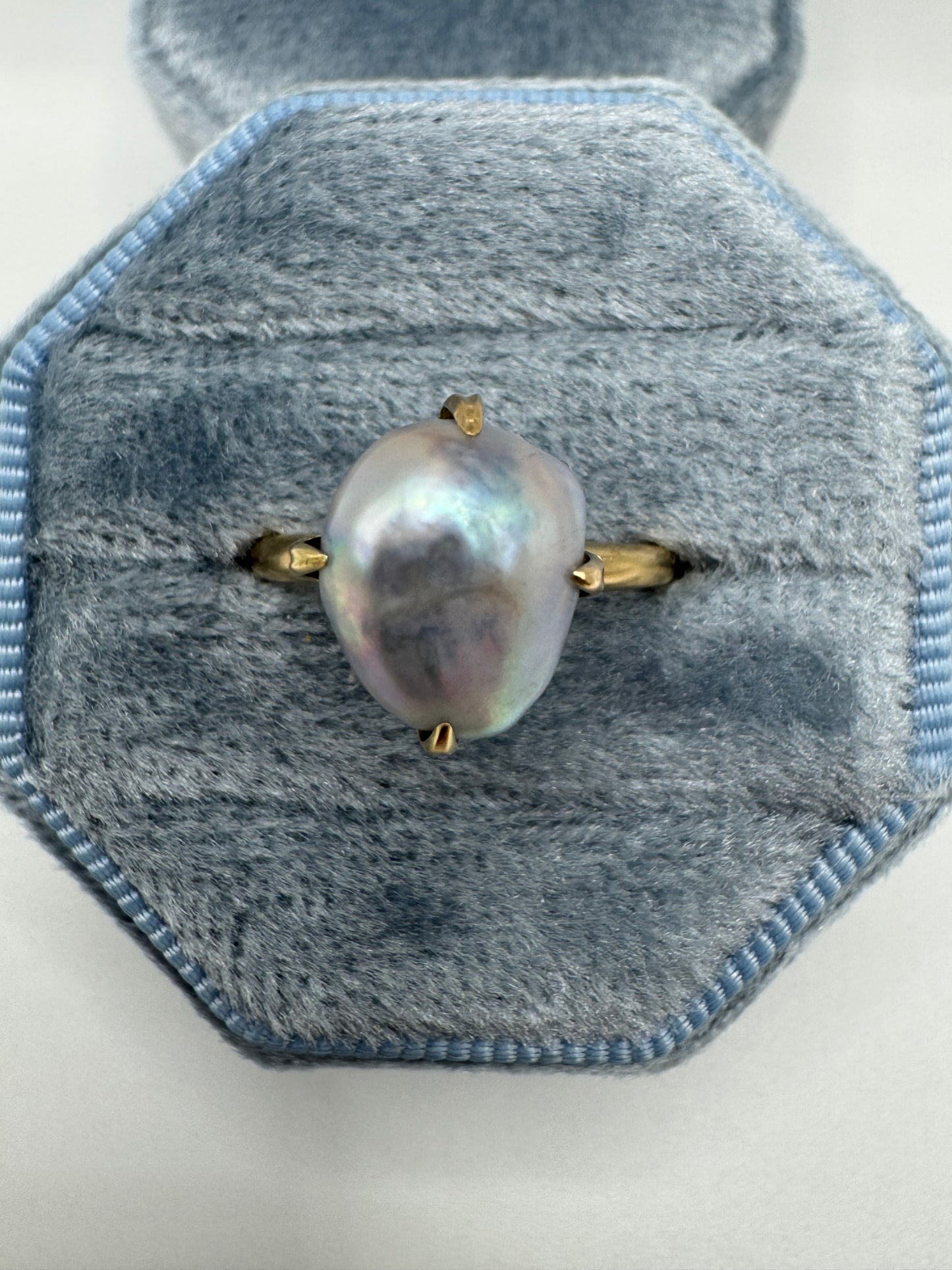 9ct gold baroque pearl ring