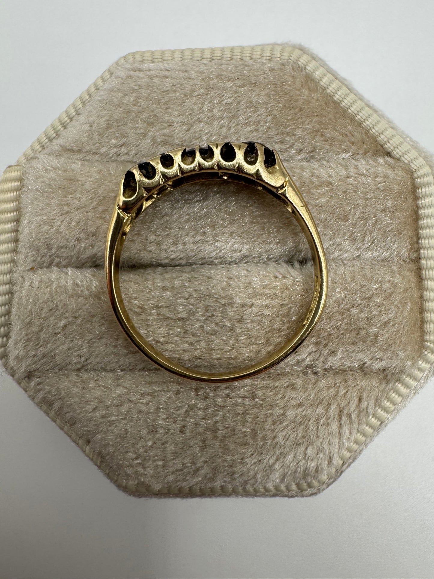 9ct gold sapphire ring
