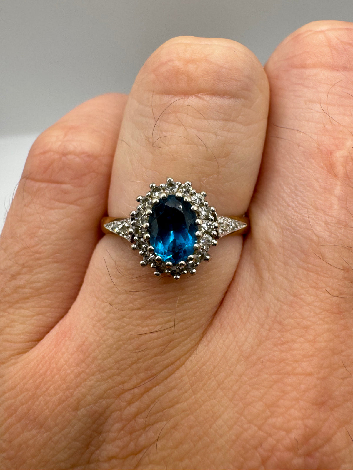 9ct gold topaz and diamond cluster ring