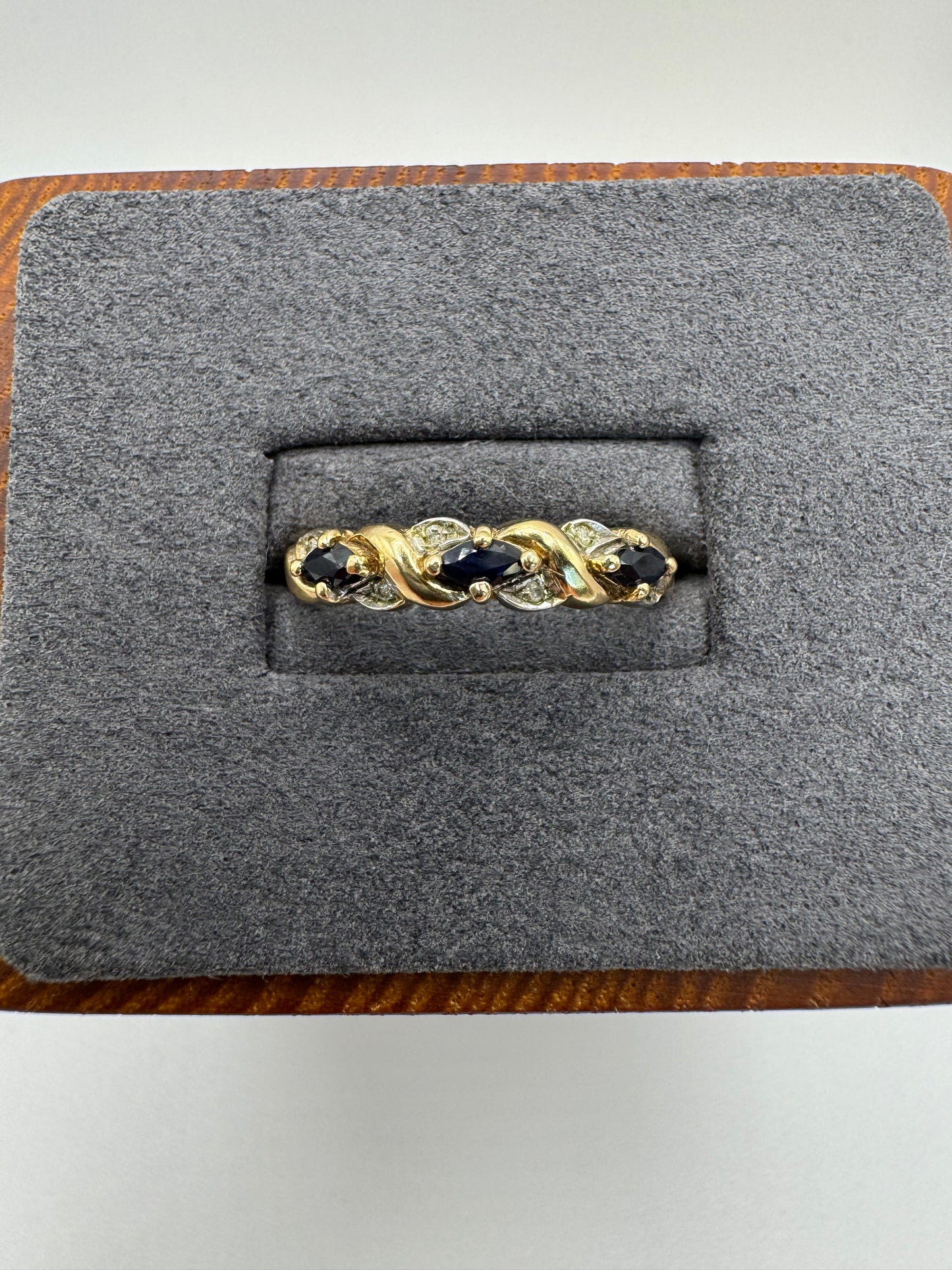 9ct gold sapphire and diamond ring