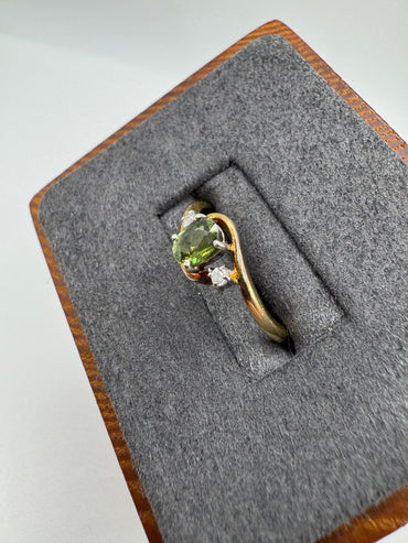 14ct gold green sapphire and zircon ring
