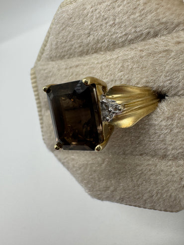 9ct gold Smokey quartz and zircon ring