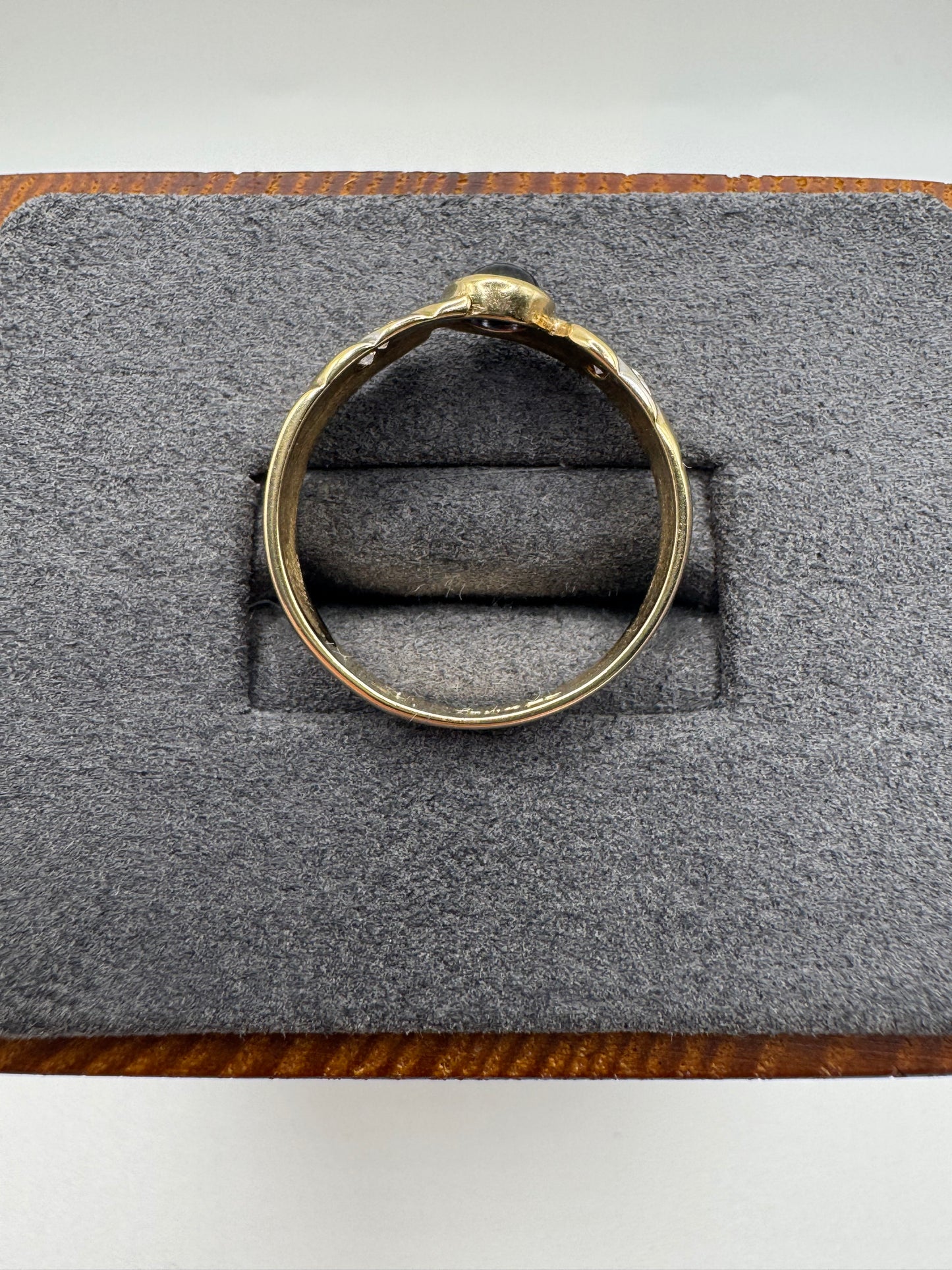 9ct gold cabochon kyanite and diamond ring