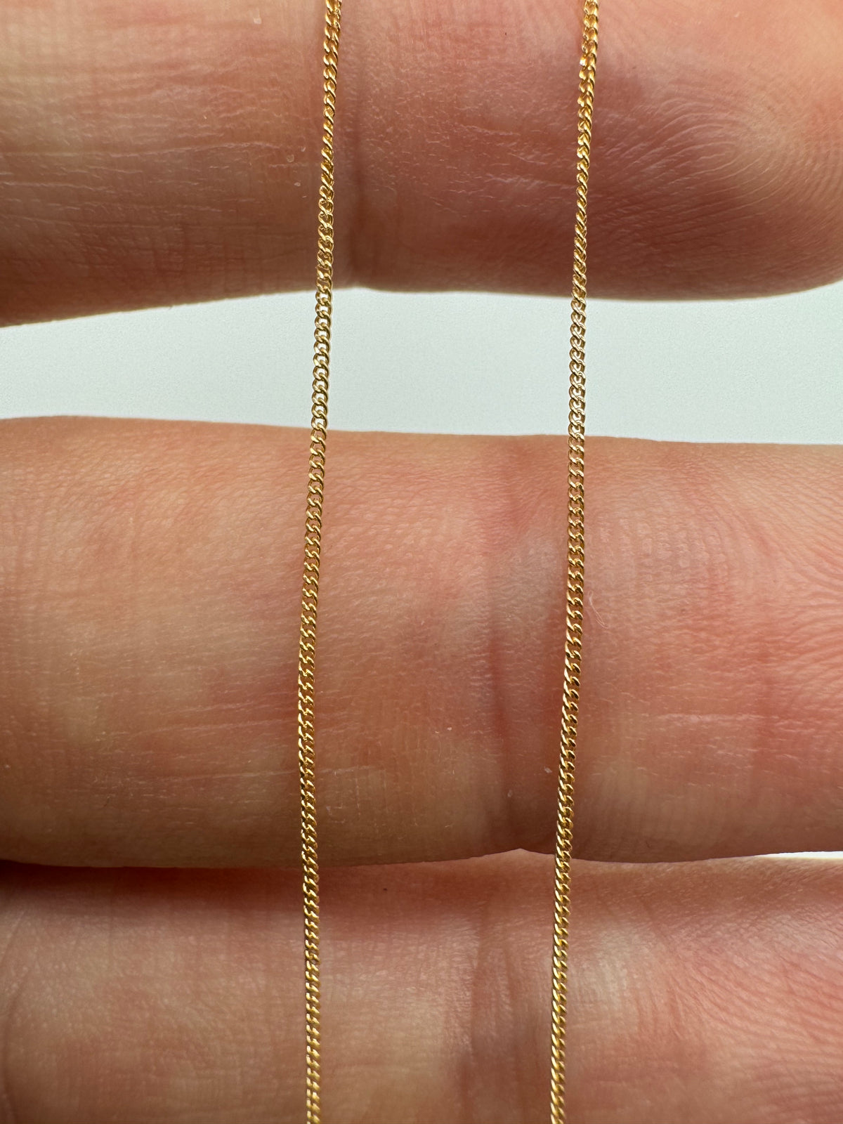 9ct gold curb chain 32 16”