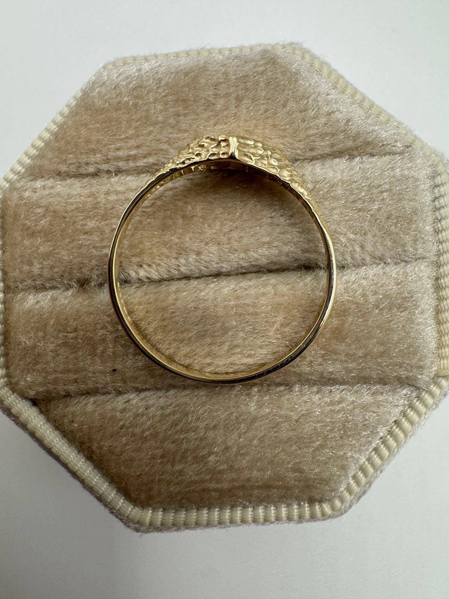 9ct gold sapphire heart signet ring