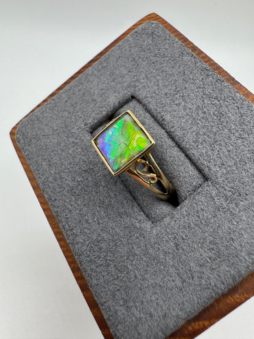 9ct gold ammolite ring