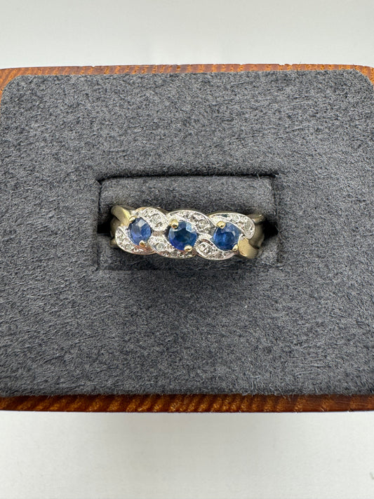 9ct gold London blue topaz and diamond ring