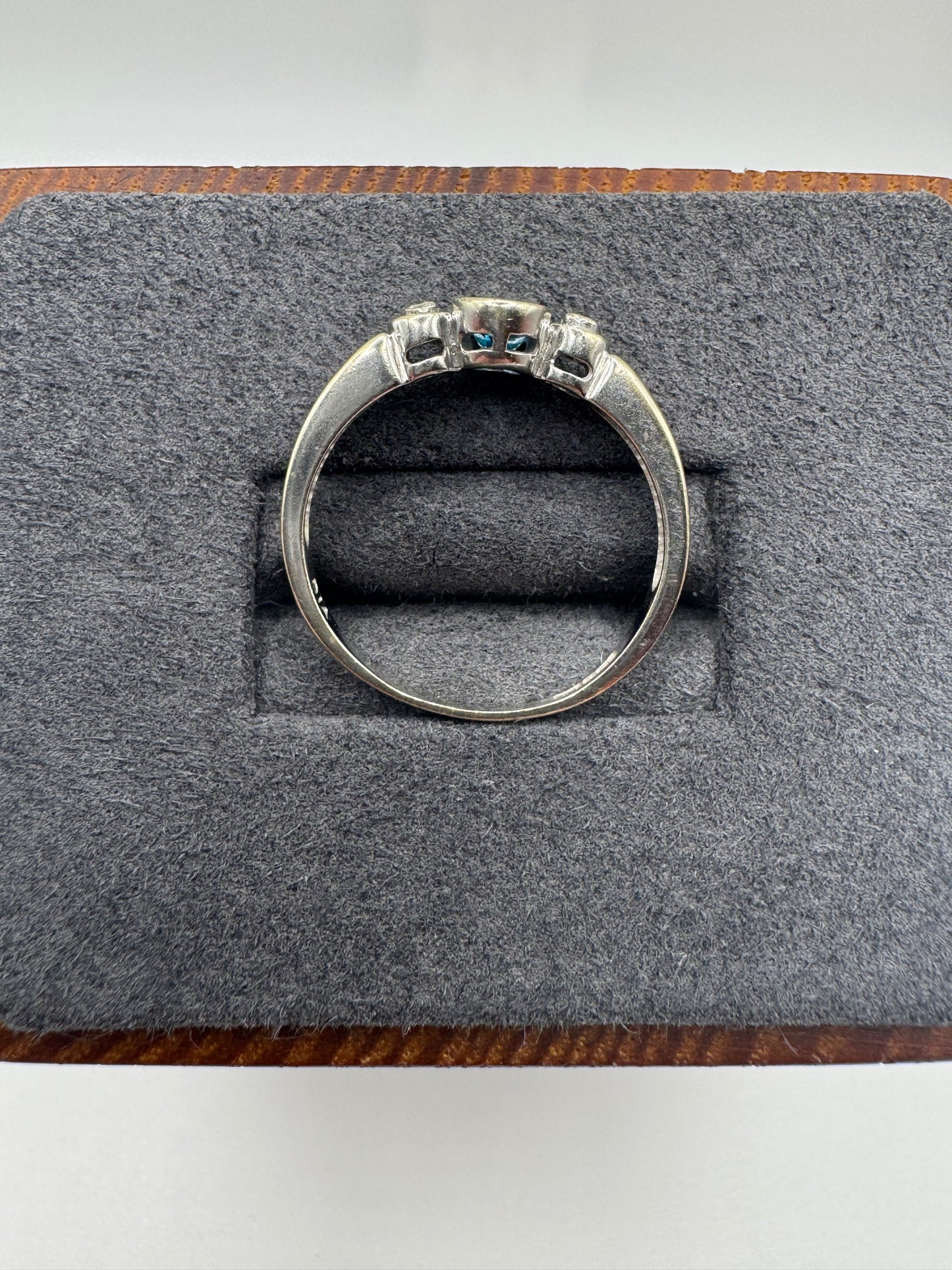 9ct gold topaz and diamond ring