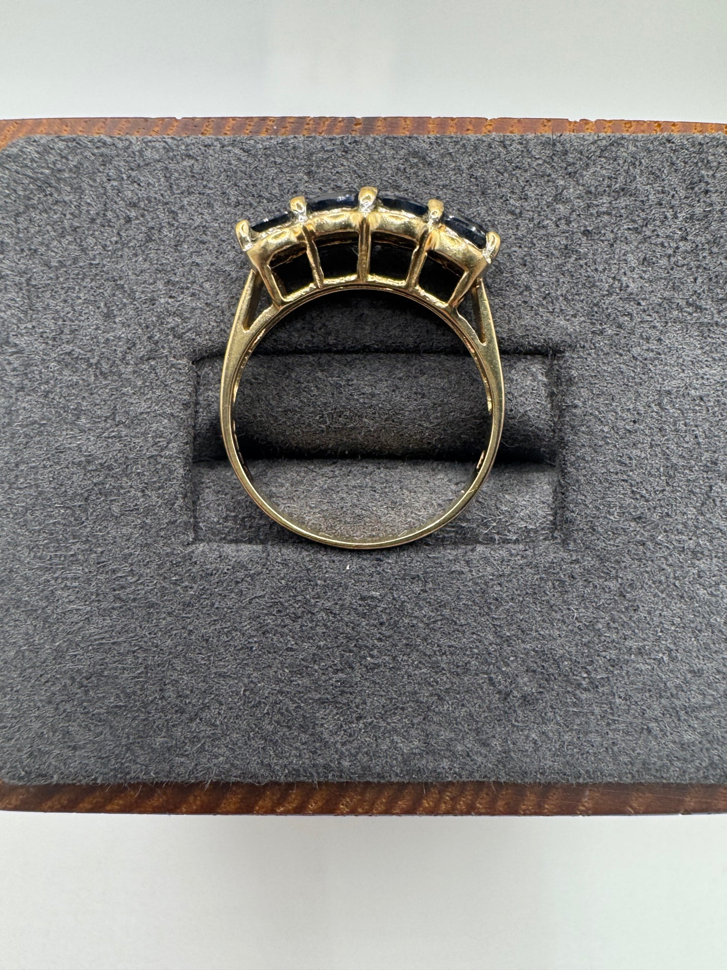 9ct gold sapphire and diamond ring