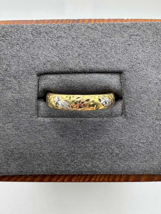 9ct two-tone gold engraved band