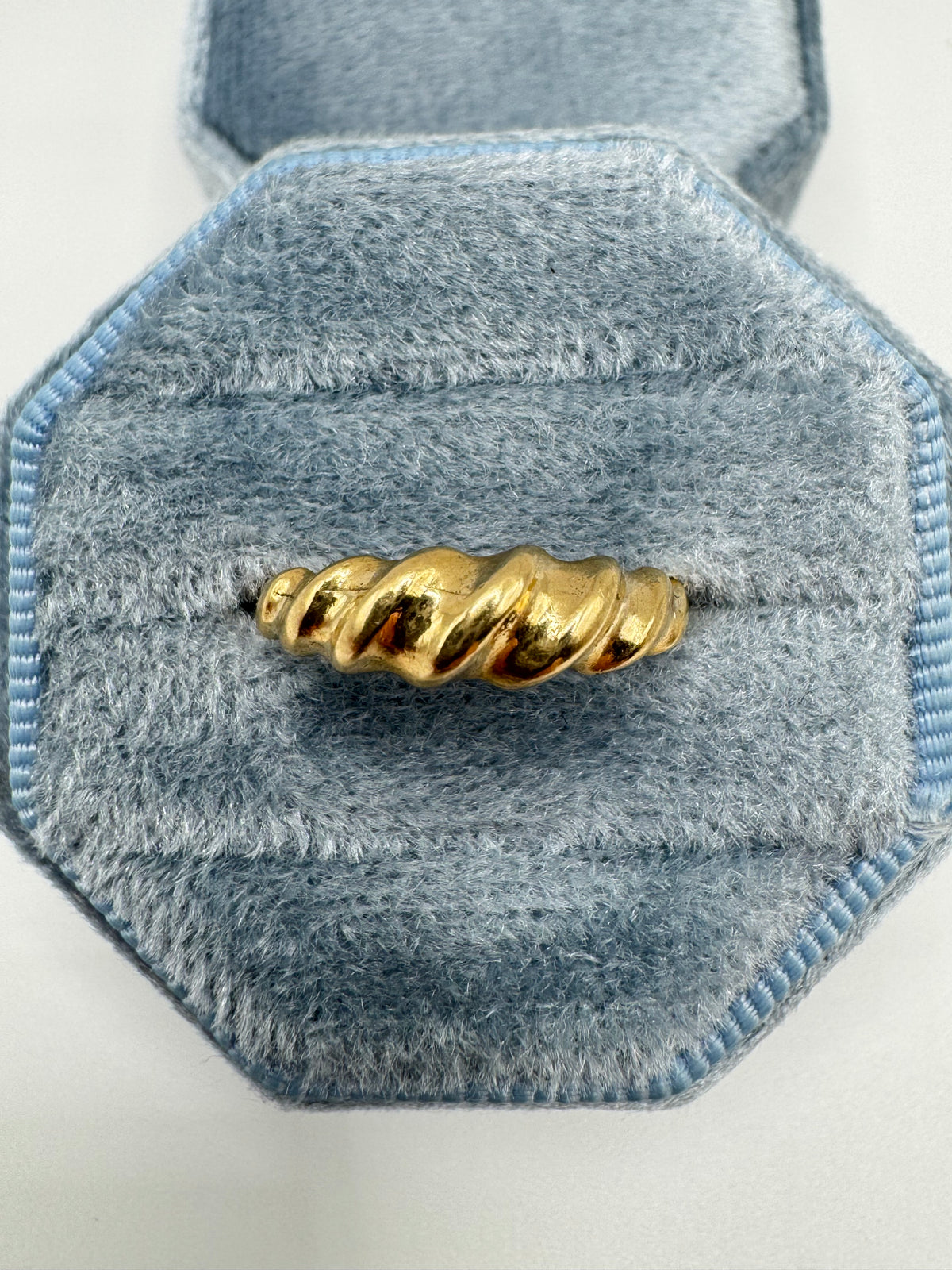 9ct gold croissant ring