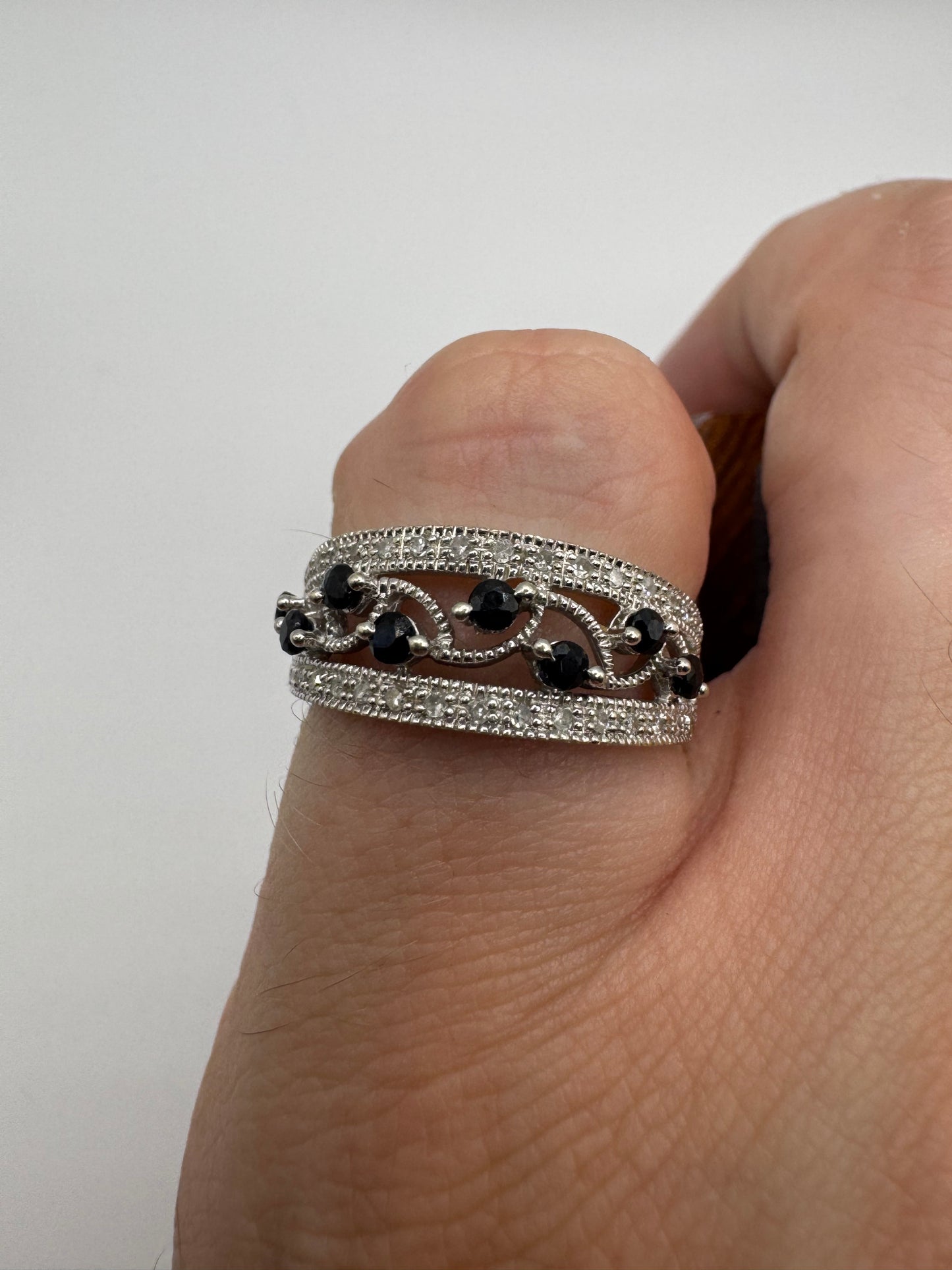 9ct white gold sapphire and diamond ring