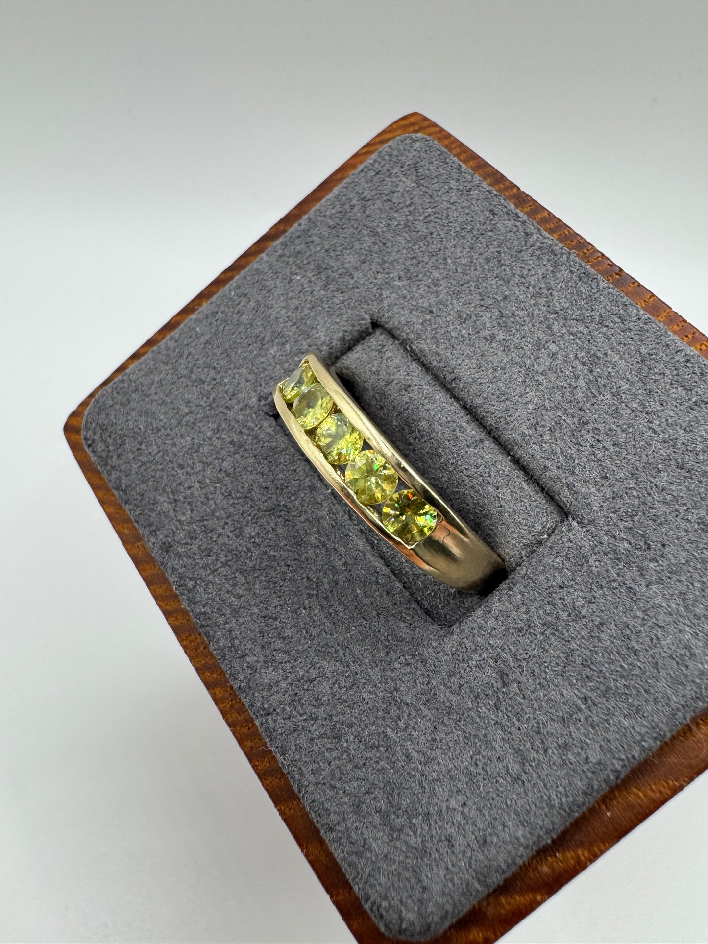 9ct gold sphene ring