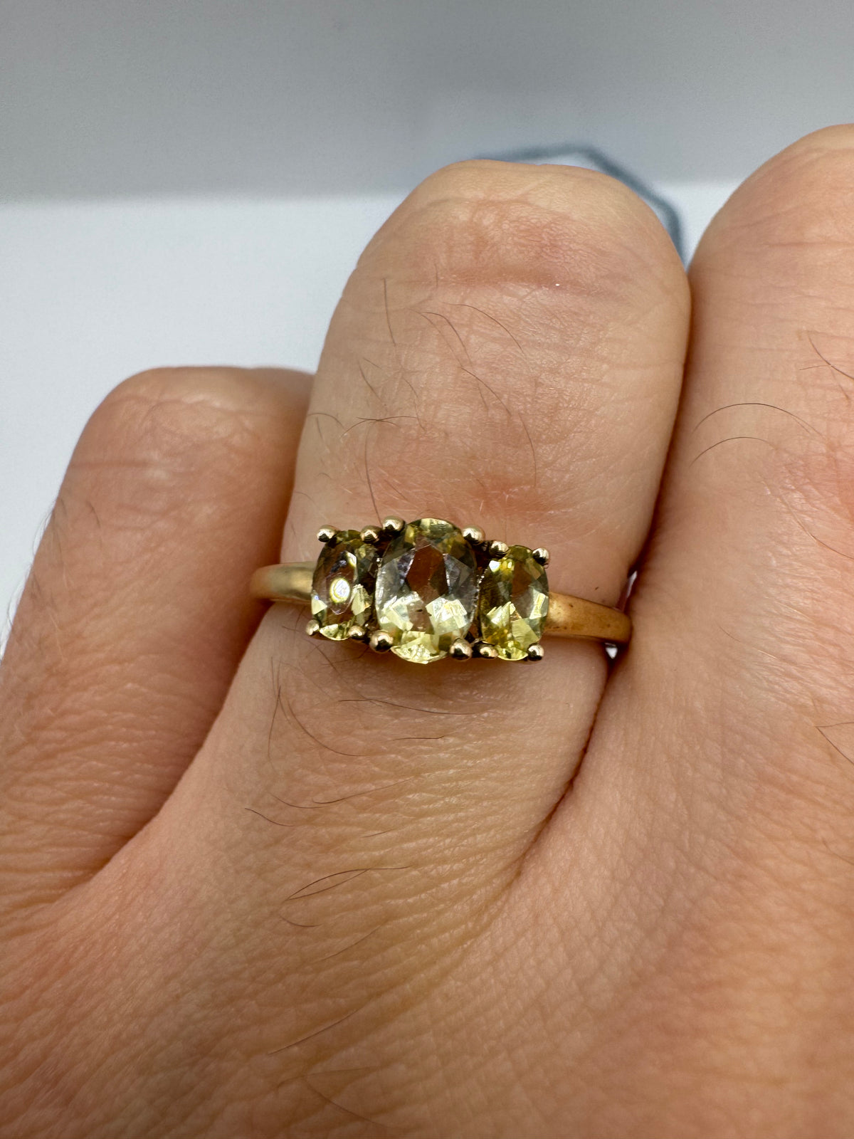 9ct gold quartz ring