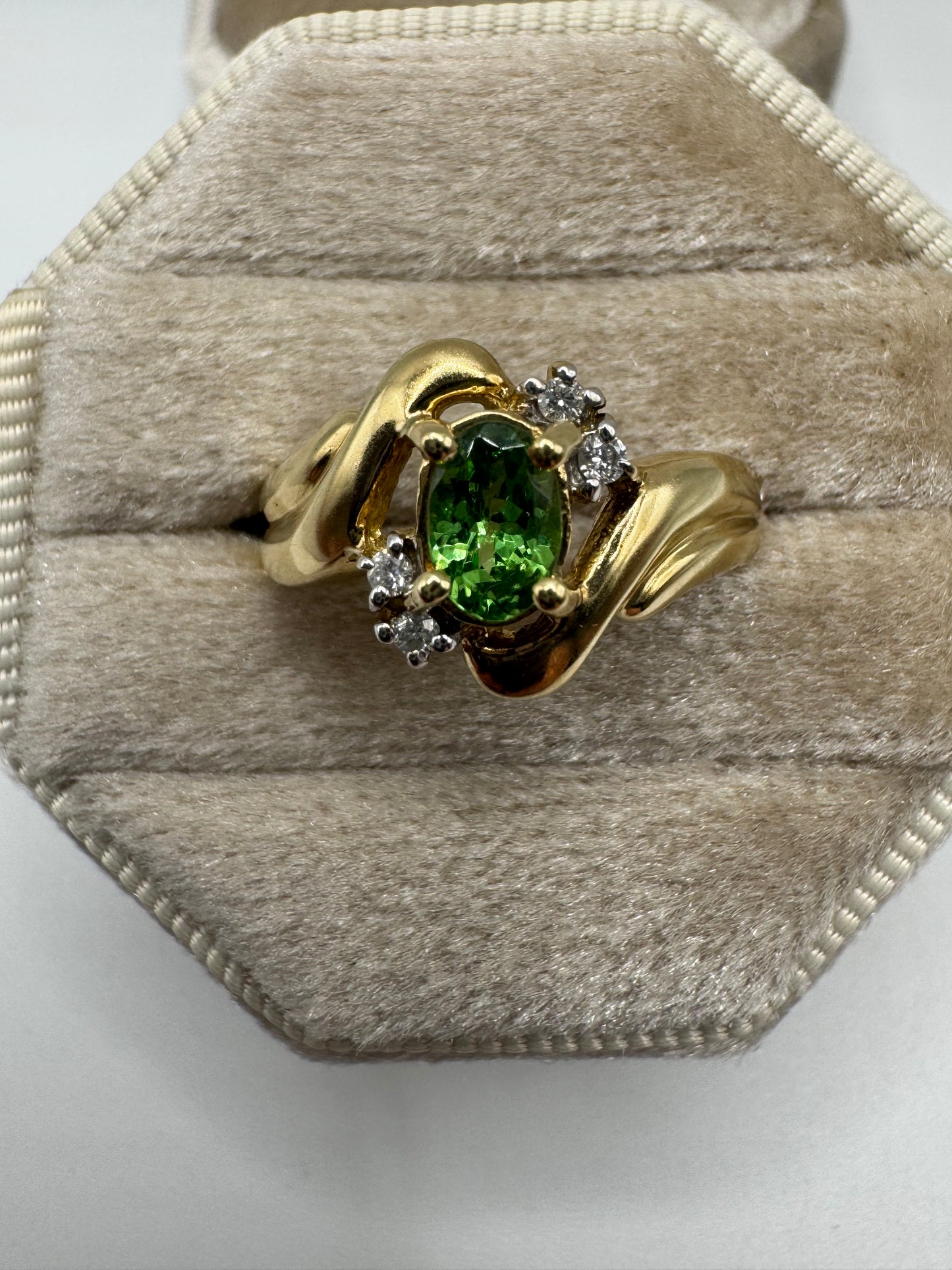 9ct gold tsavorite garnet and diamond ring