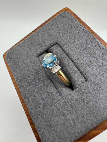 9ct gold blue topaz and diamond ring