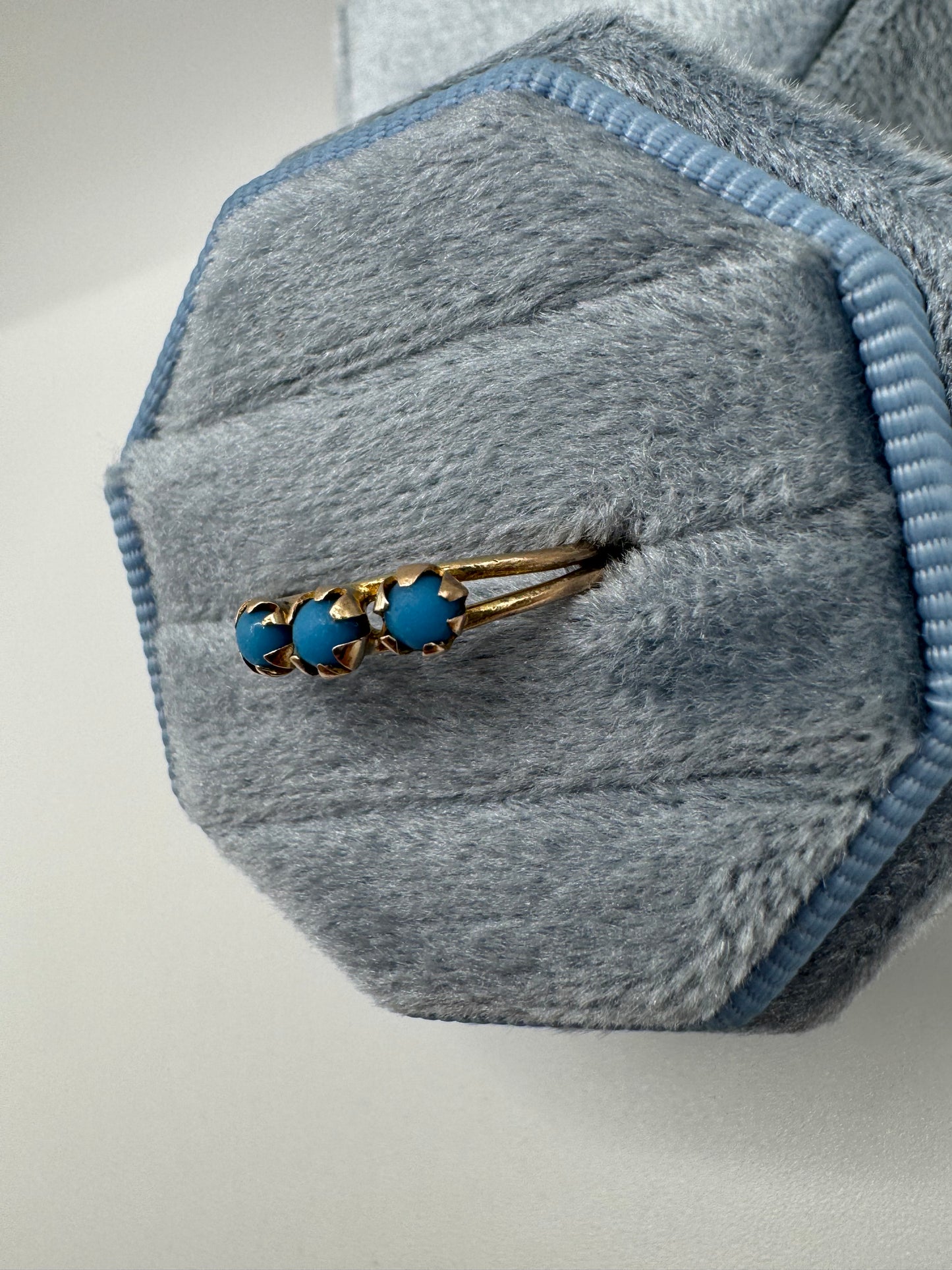 9ct gold turquoise ring