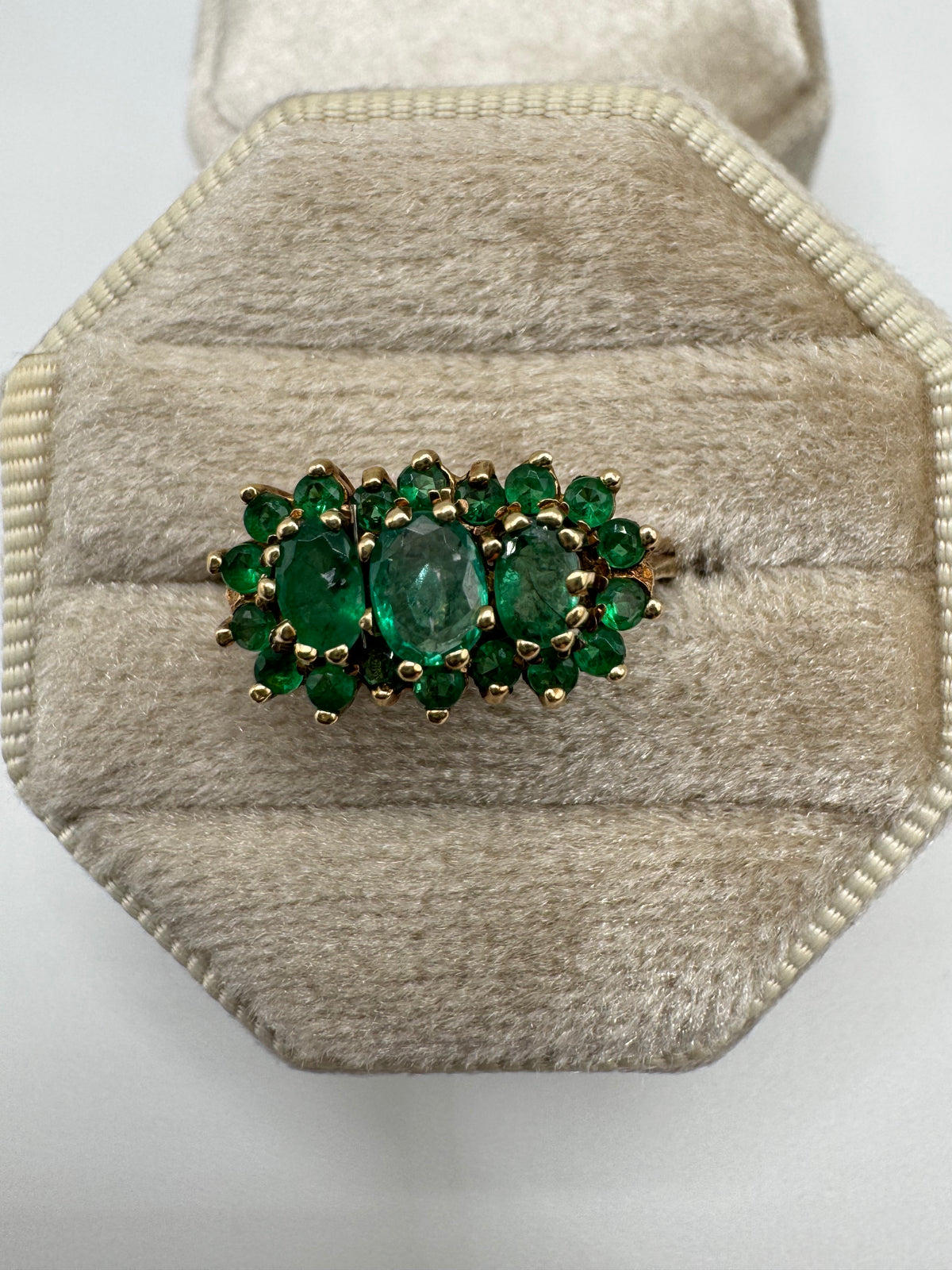 9ct gold emerald cluster ring