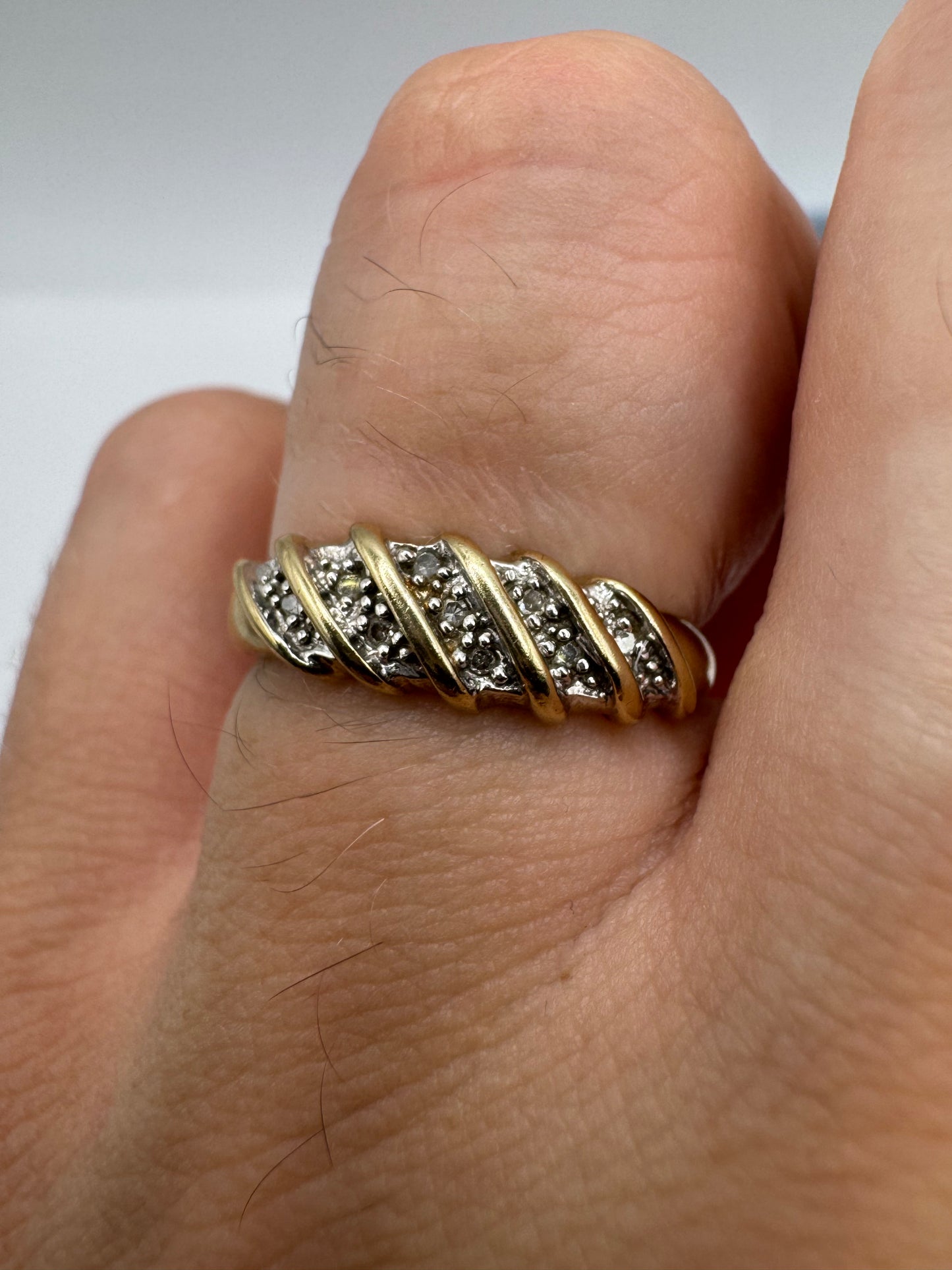 9ct gold diamond croissant ring