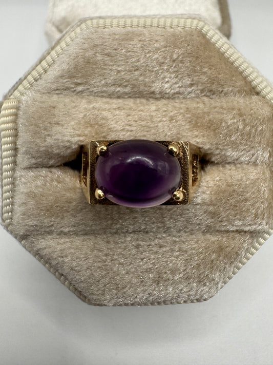 9ct gold cabochon amethyst ring