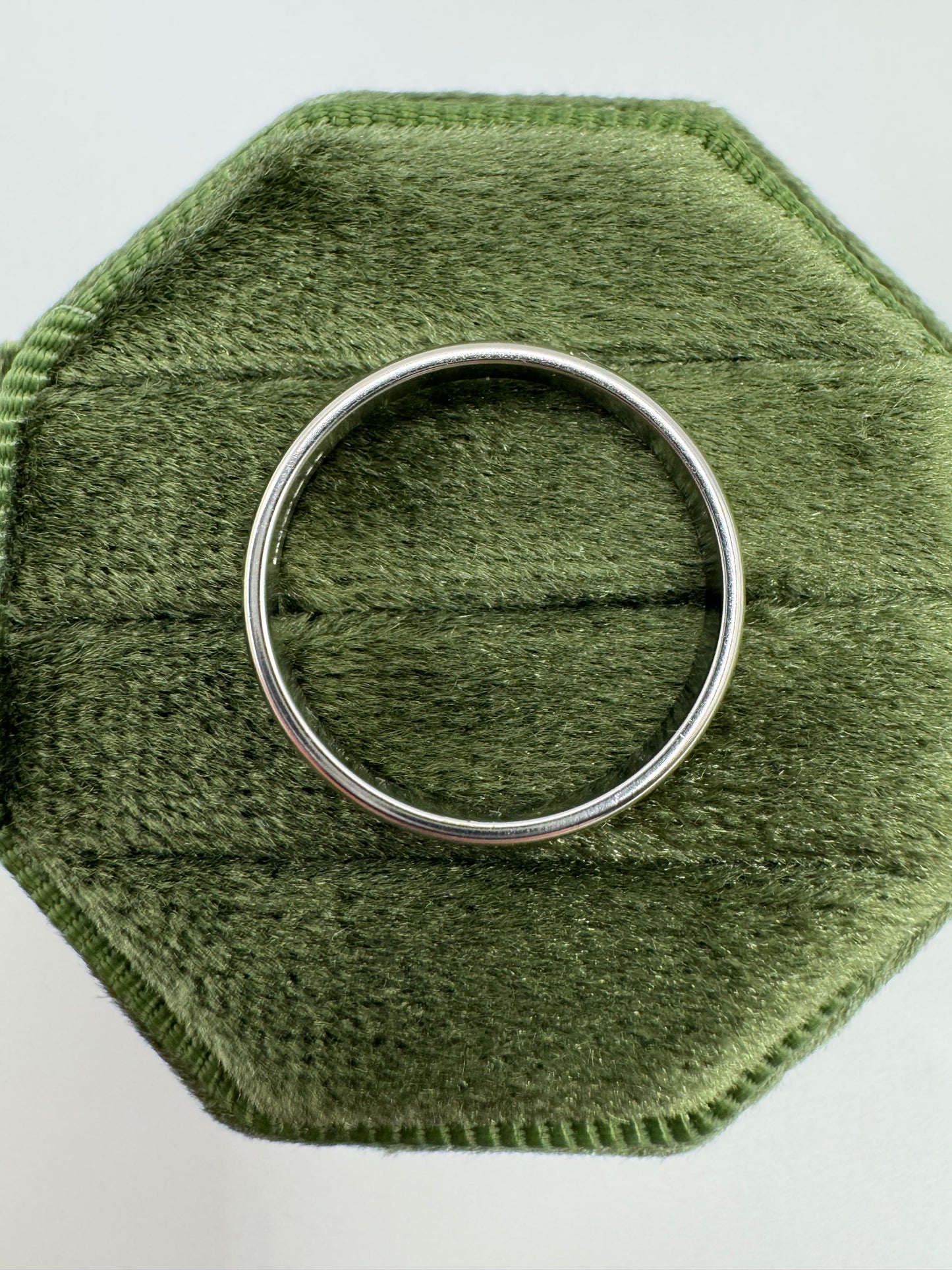 9ct white gold plain band