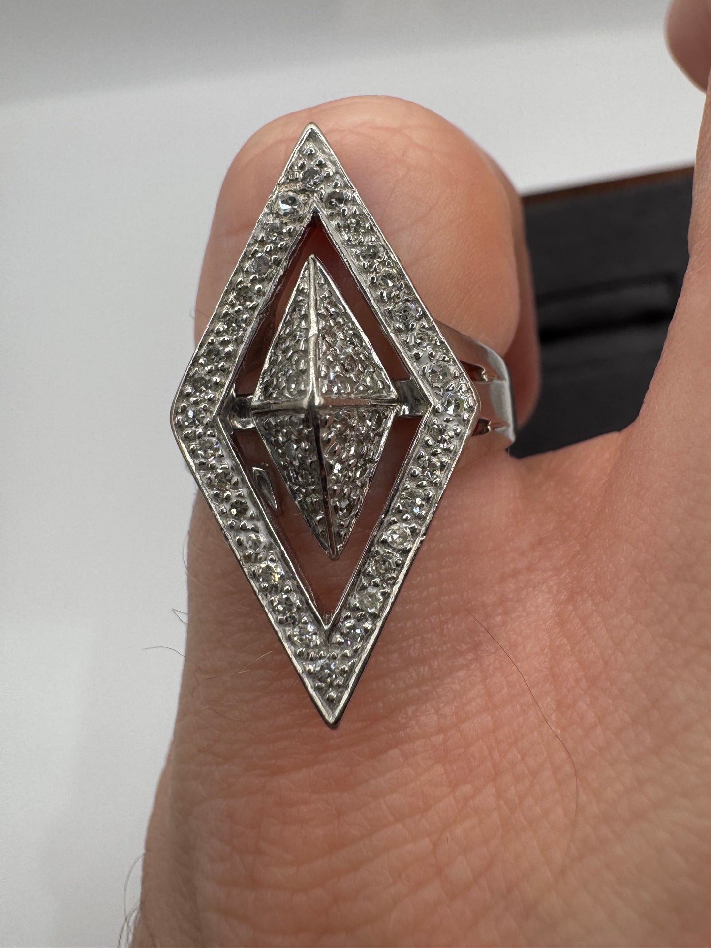 Heavy 9ct white gold diamond cluster ring