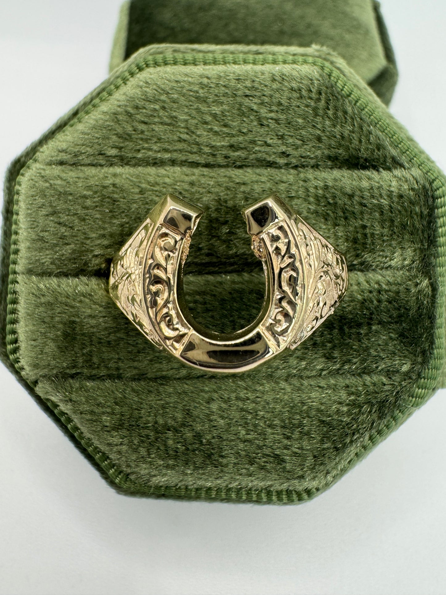 9ct gold horseshoe ring