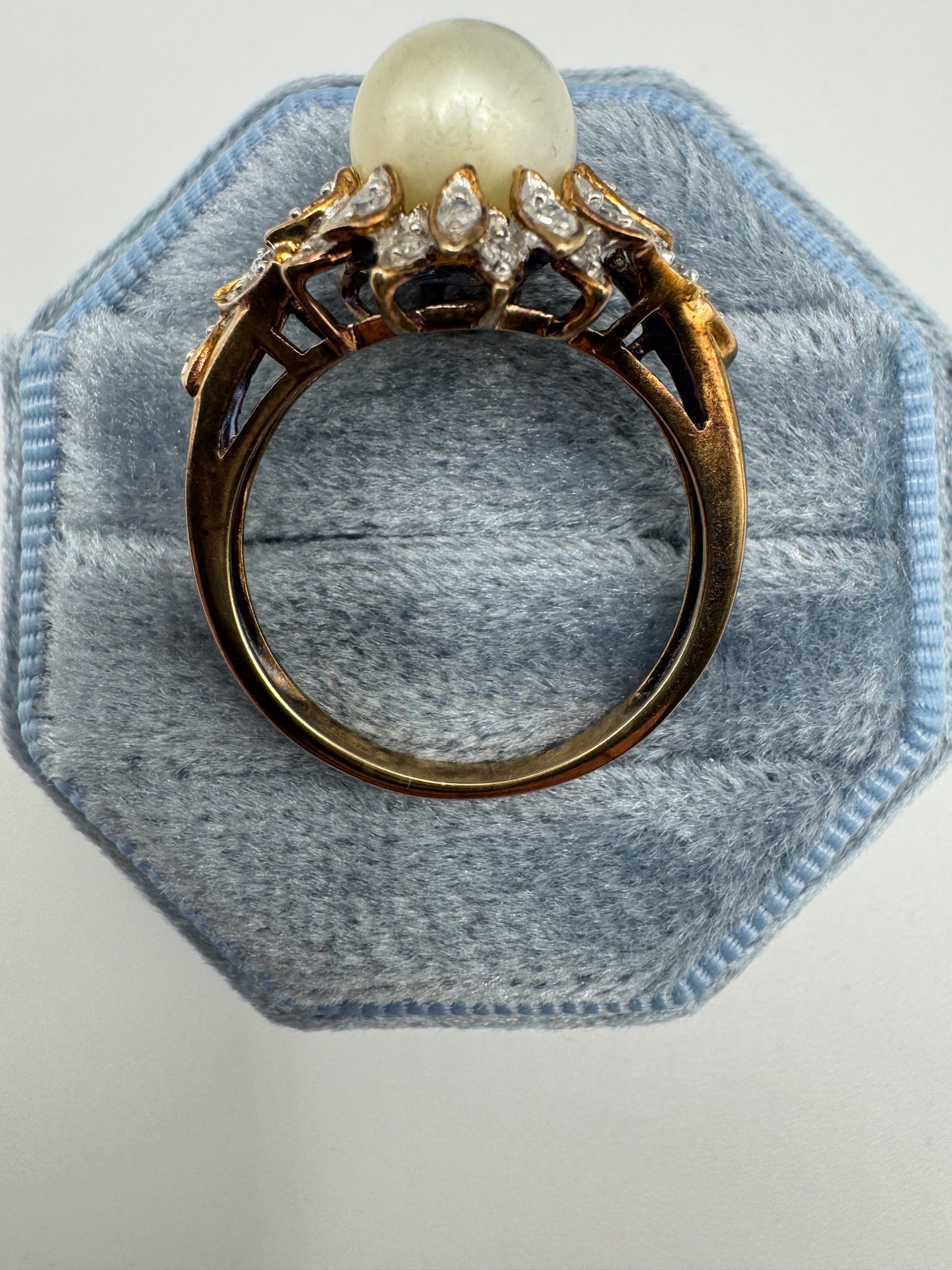 Heavy 9ct gold pearl and diamond cluster ring