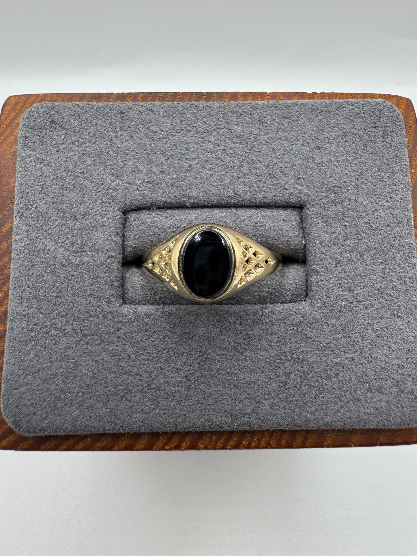 9ct gold onyx signet ring