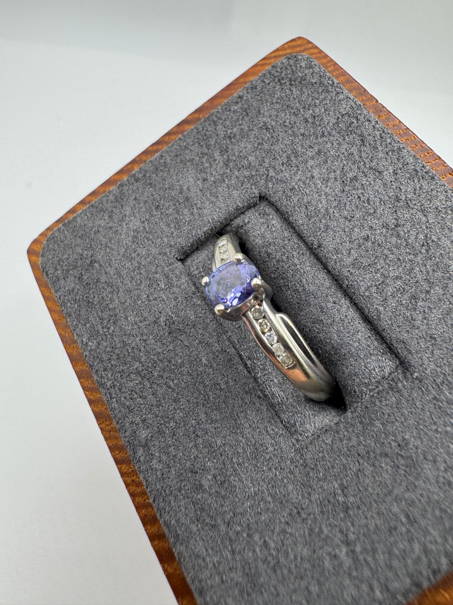 9ct white gold tanzanite and diamond ring