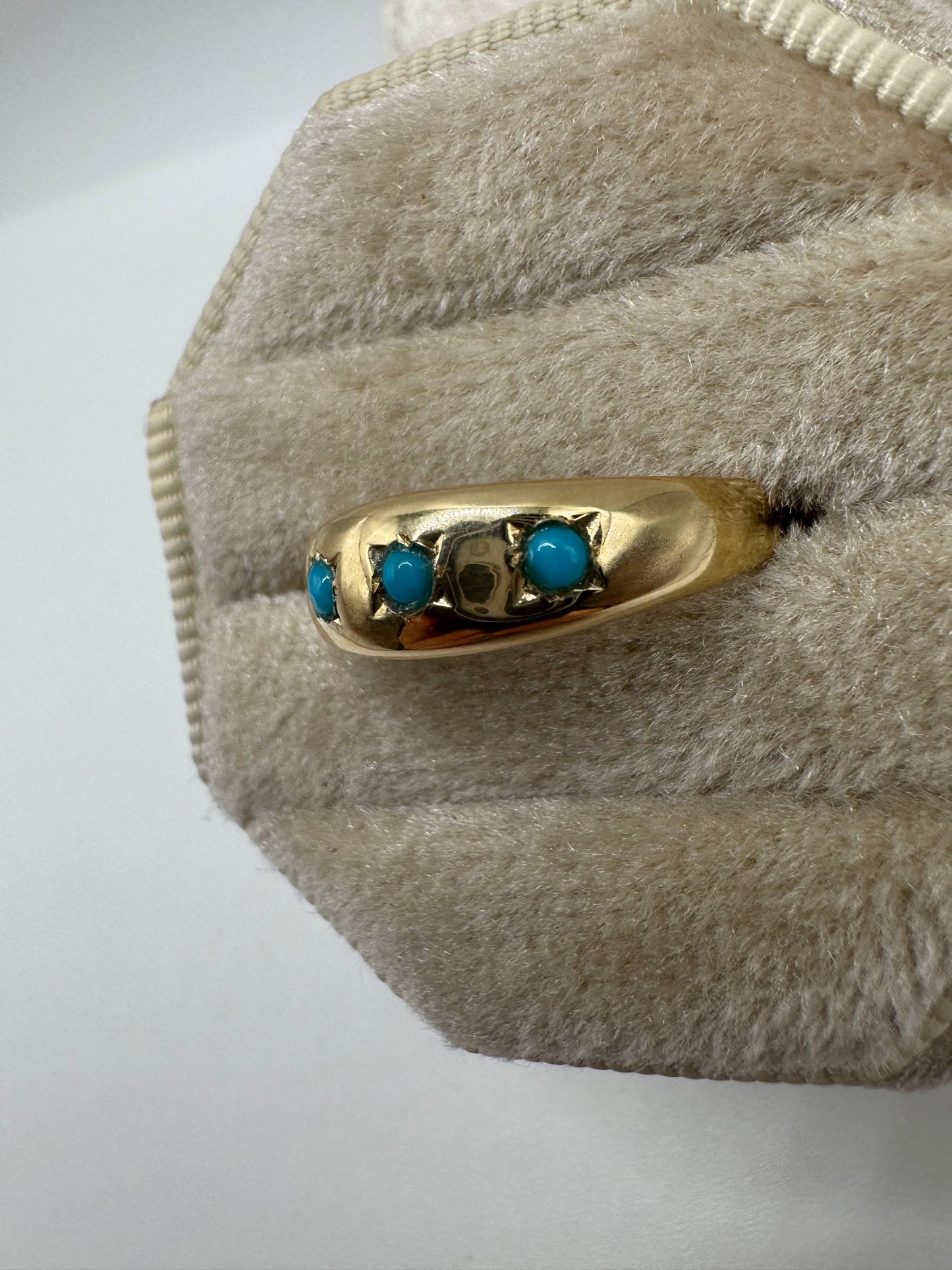 9ct gold turquoise gypsy ring