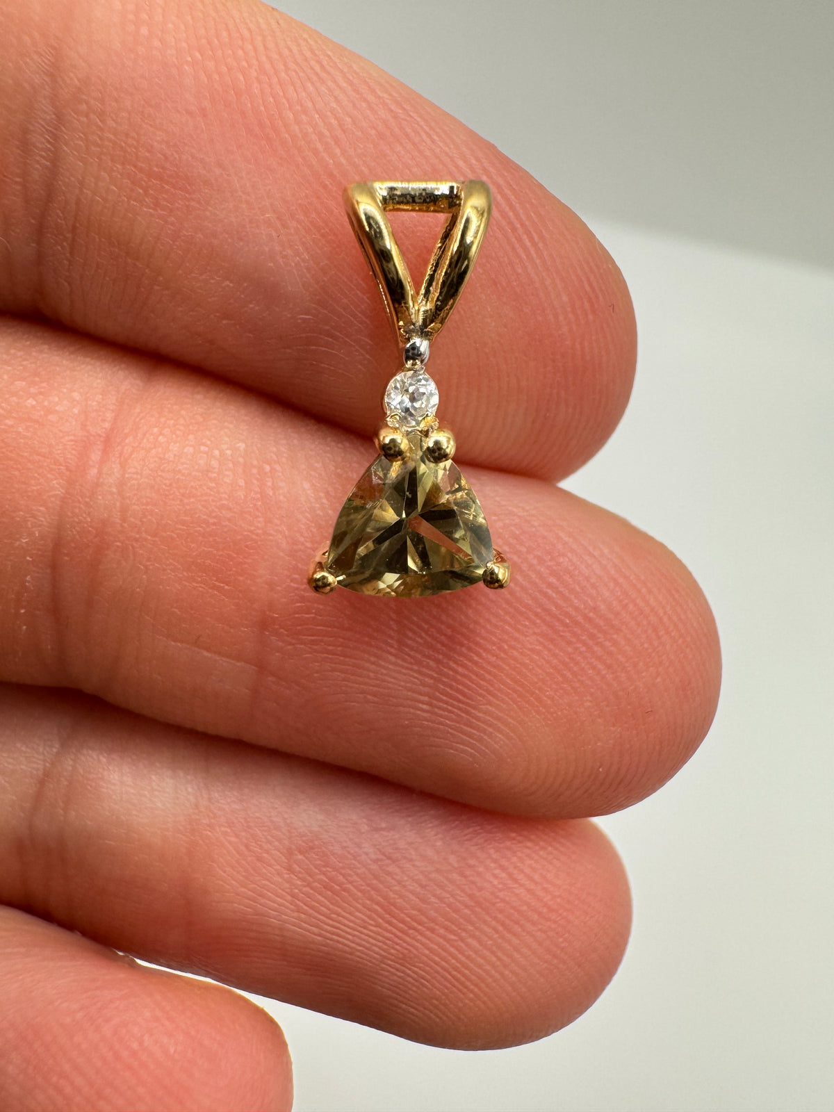 9ct gold csarite pendant