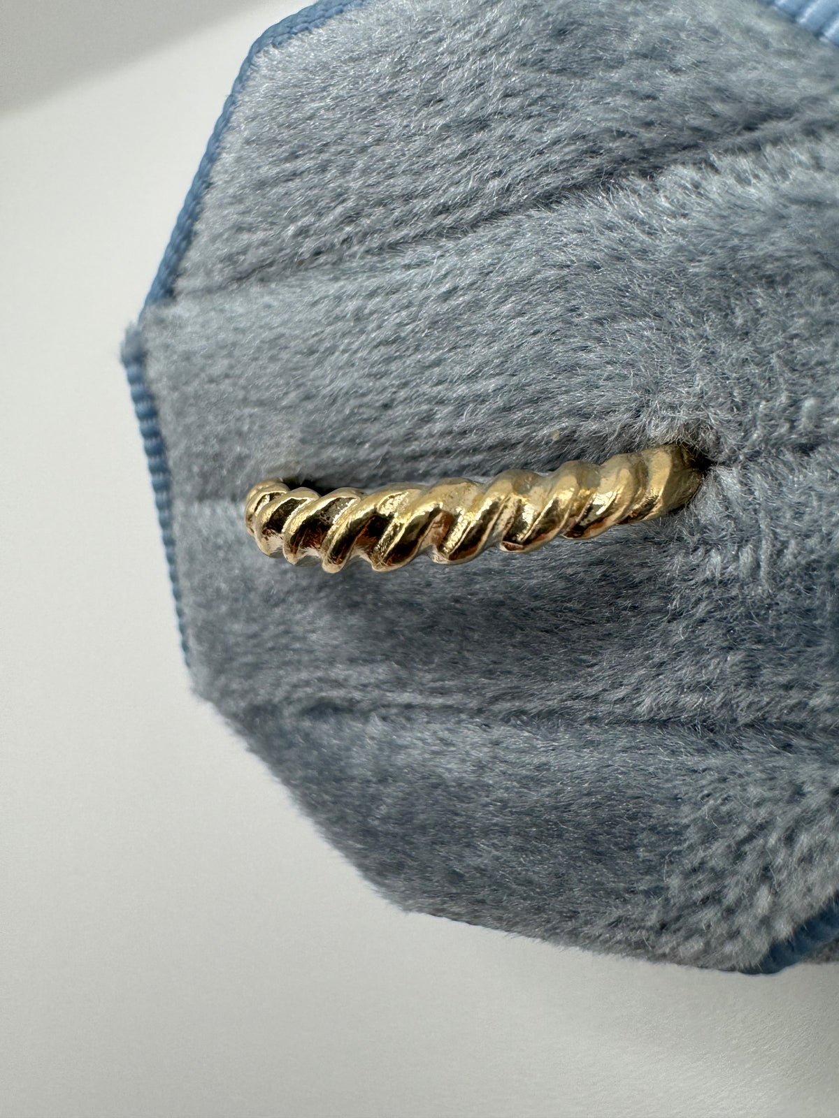 9ct gold croissant ring