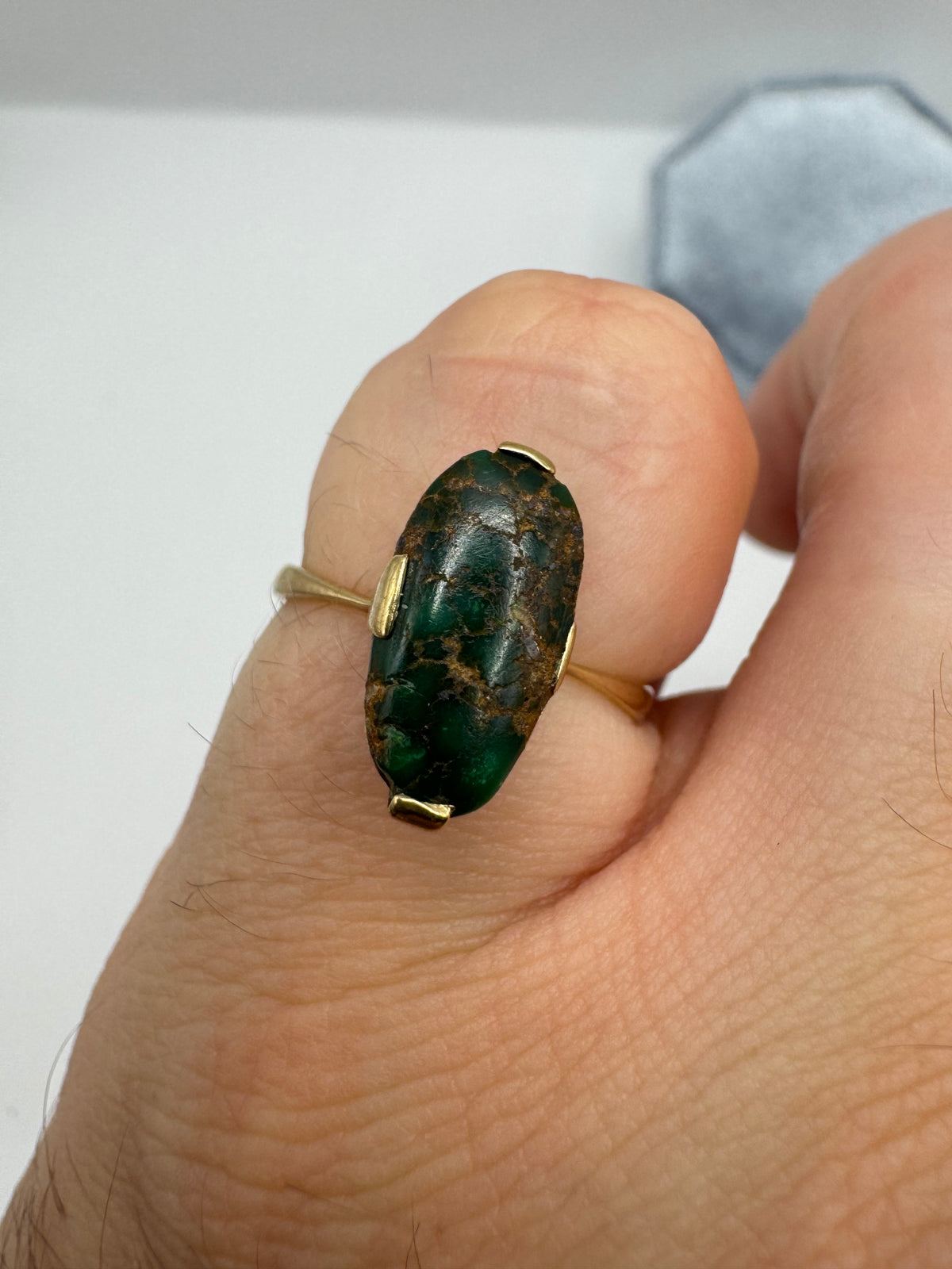 Antique 9ct gold agate ring