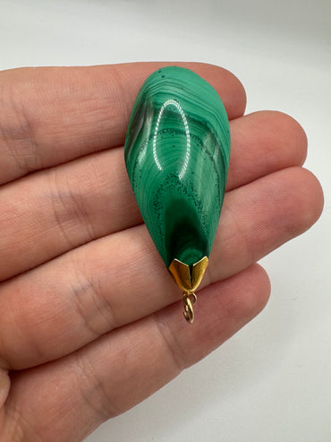 9ct gold malachite pendant
