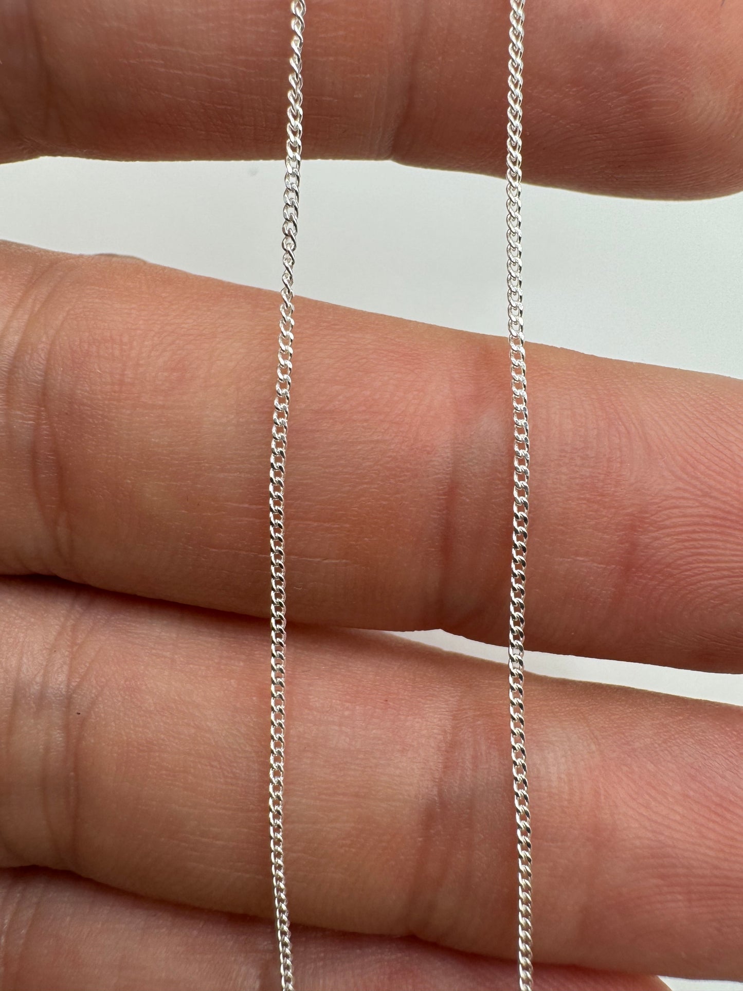 Silver diamond cut curb chain 10 20”