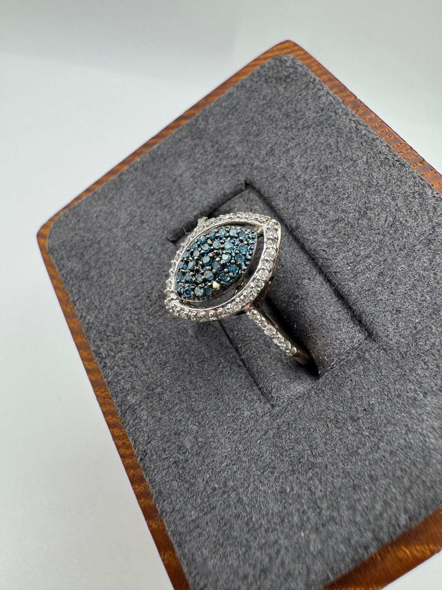 9ct gold blue and white diamond cluster ring