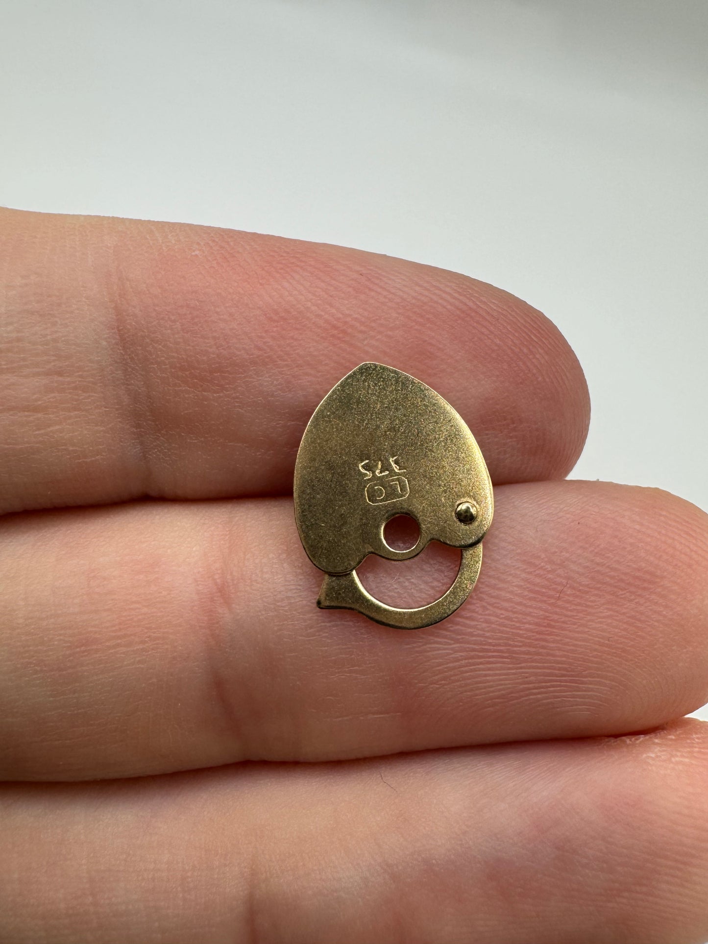 9ct gold padlock 21