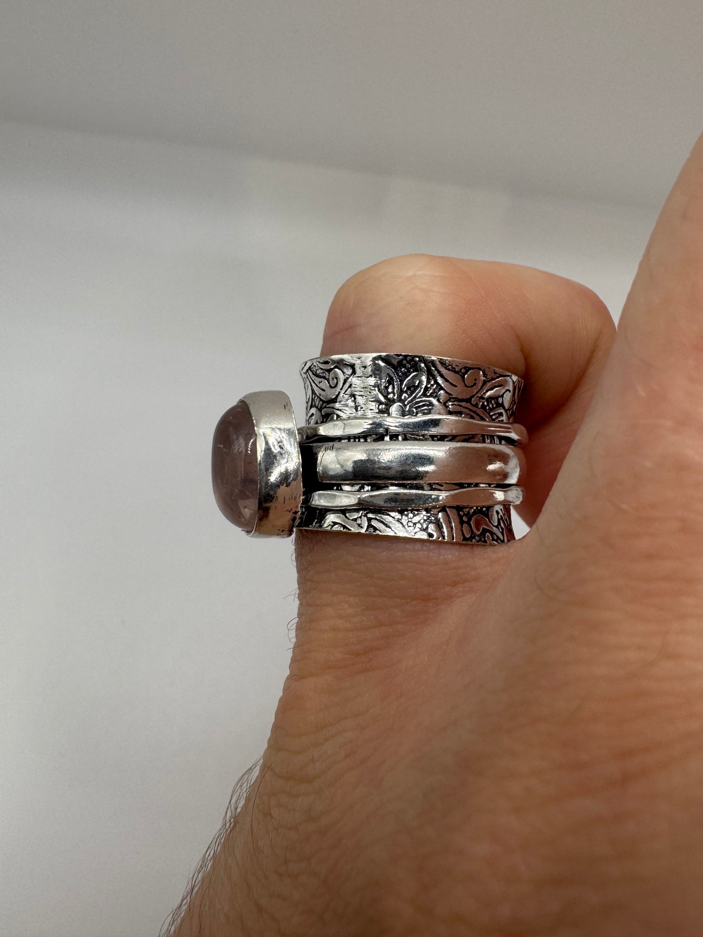Silver rose quartz spinning ring (6.25-M1/2)